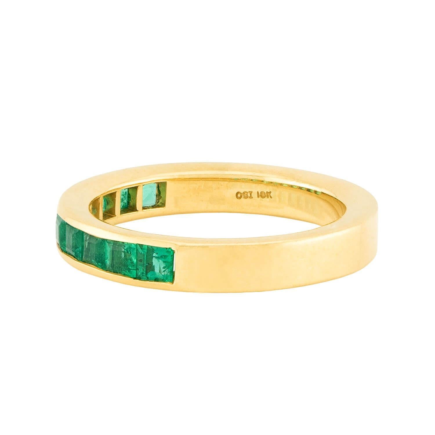 Moderno OGI Estate 18k Smeraldo Mezza Fascia in vendita