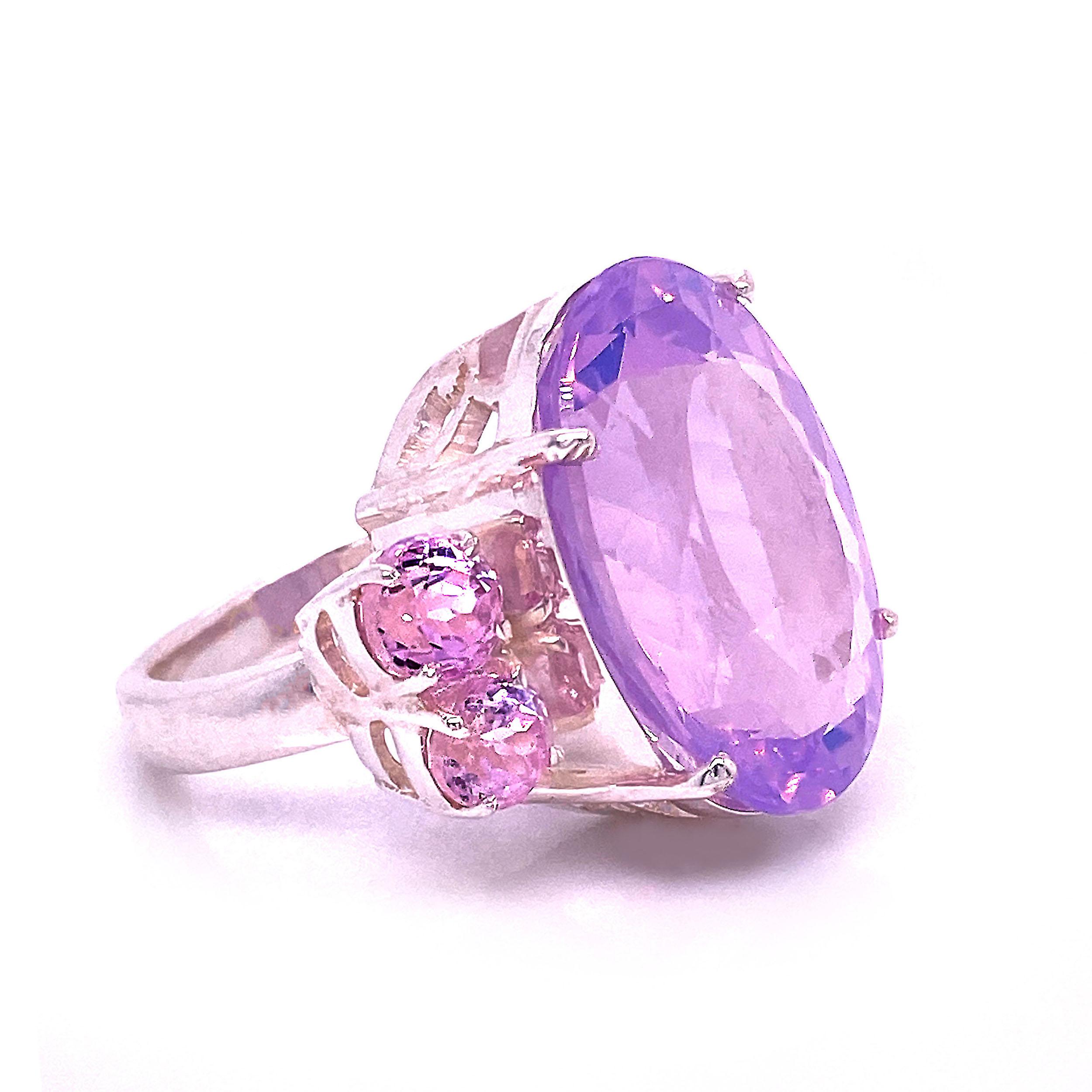 23 Carat Gemjunky Lavender Quartz Cocktail Ring In New Condition In Raleigh, NC