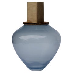 Vase empilable Ohana Pigeon Blue S & Square Vessel by Pia Wüstenberg