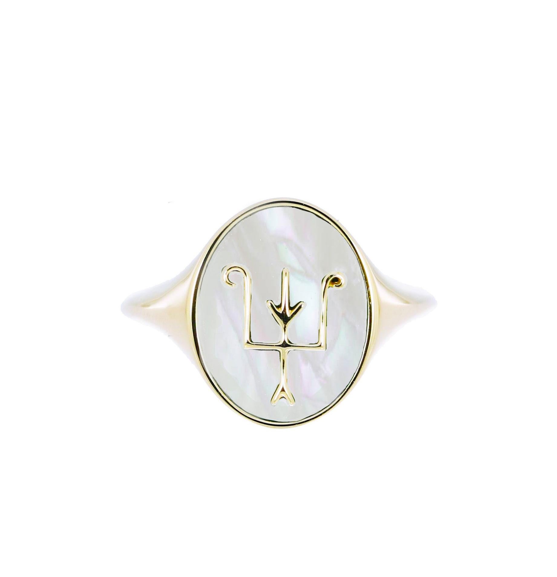 For Sale:  Namesake Signet in Pearl in 18ct Yellow Gold 2
