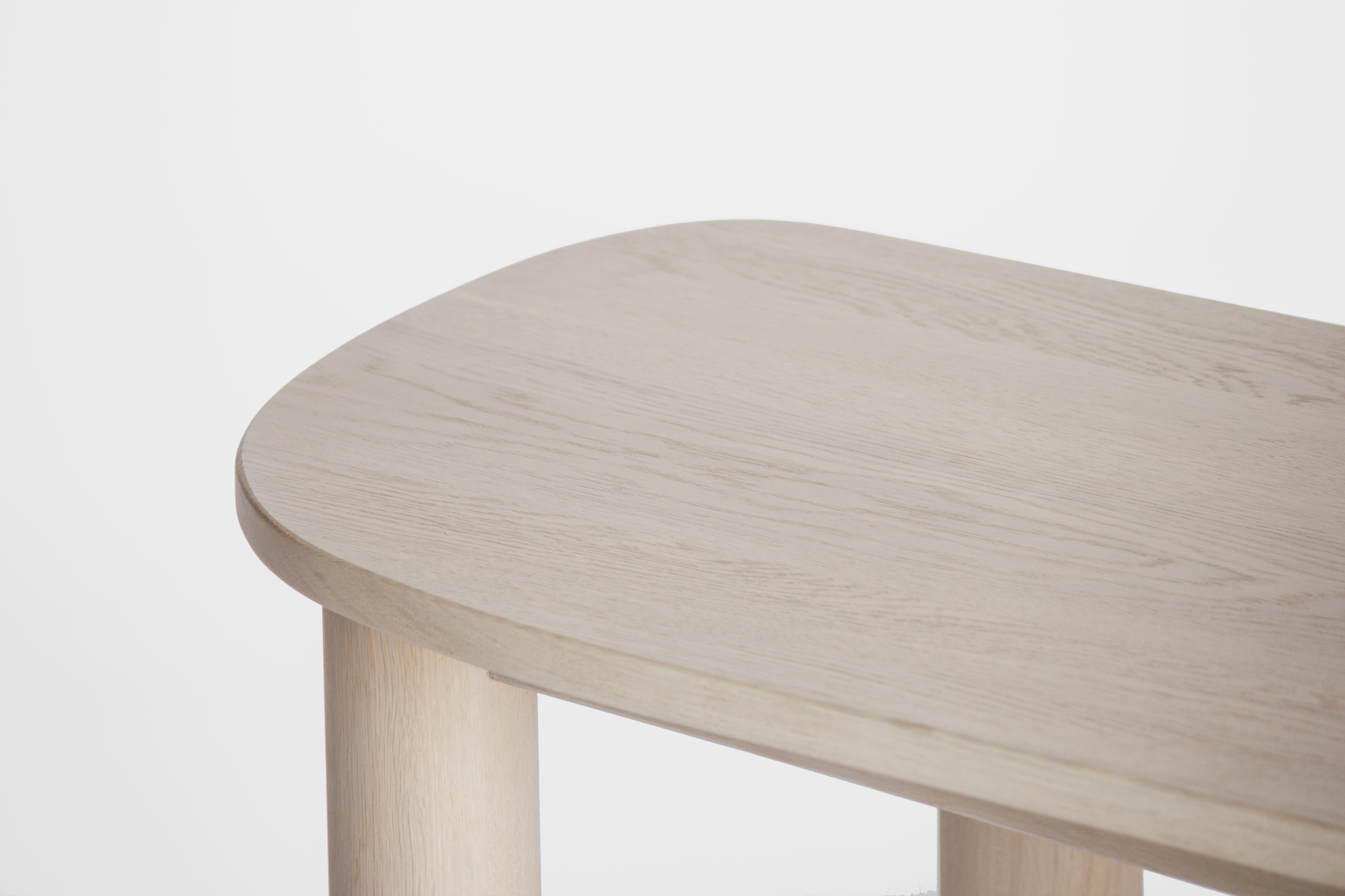 Asiatique Table basse Ohm 81,28 cm par Sun at Six, table basse couleur chair en bois en vente
