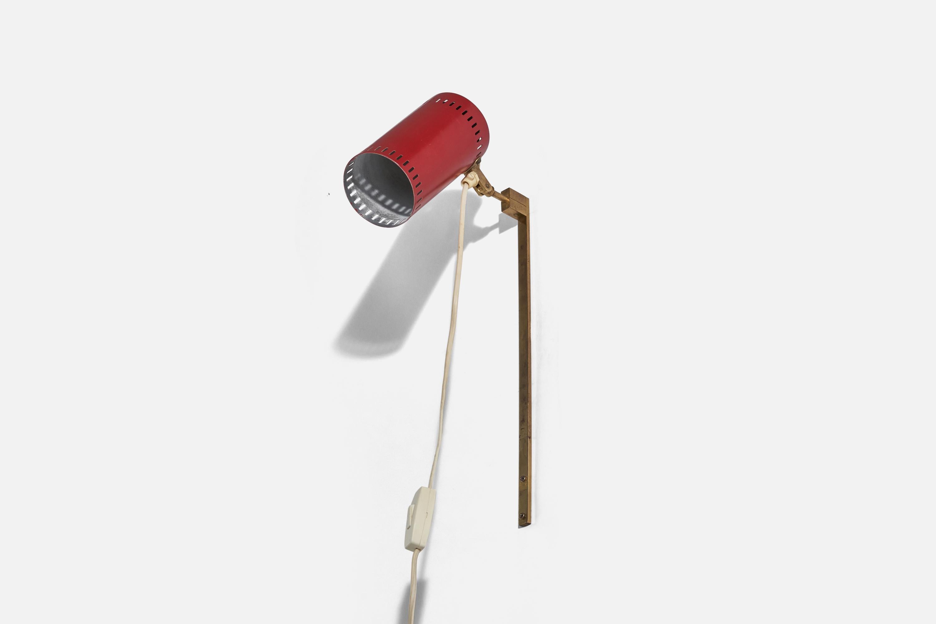 A brass and red-lacquered metal, adjustable wall light designed and produced by Öia, Sweden, c. 1960s. 

Variable dimensions, measured as illustrated in the first image.
Dimensions of Back Plate (inches) : 13.81 x 0.47 x 0.19 (Height x Width x
