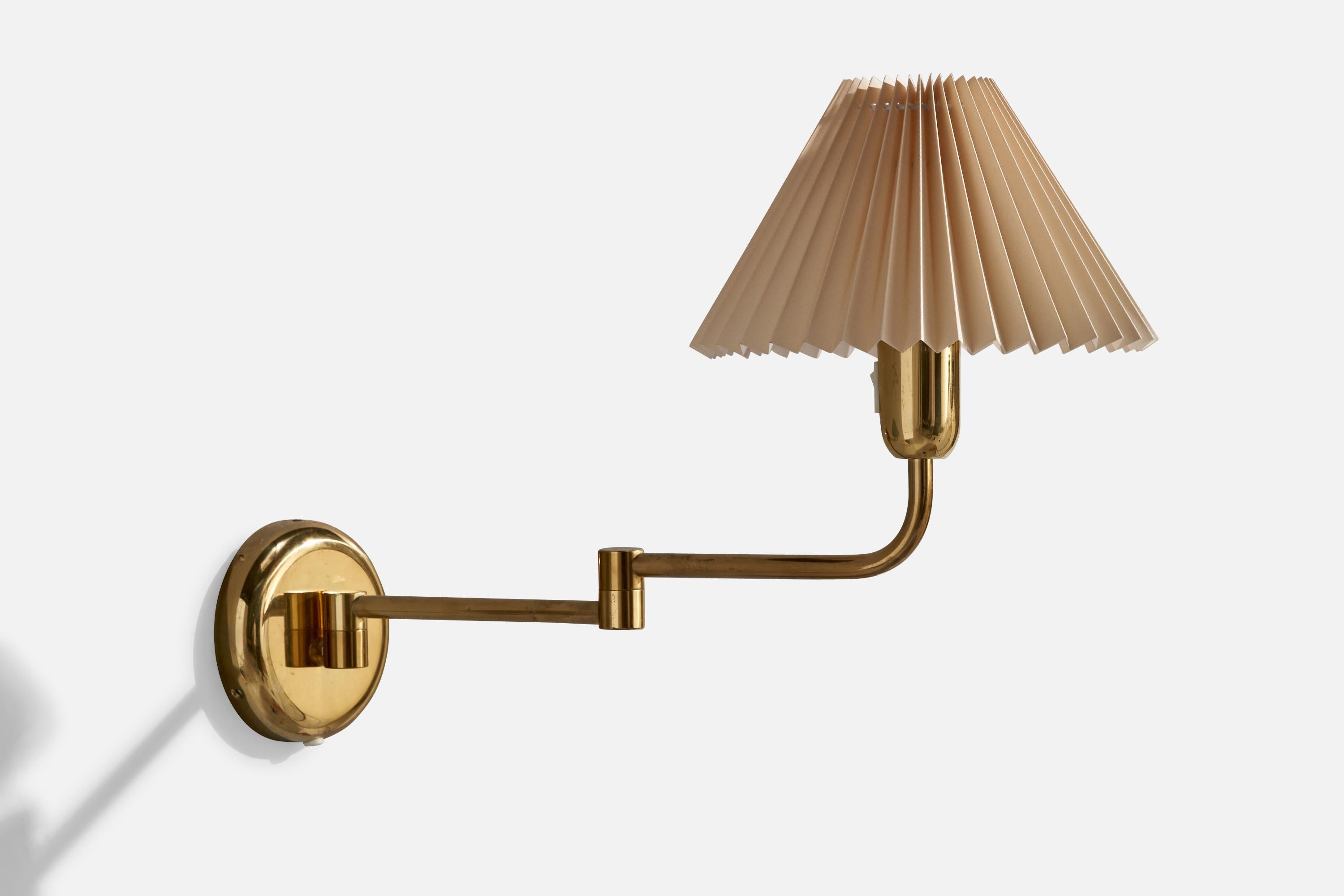 ÖIA, Wall Lights, Brass, Paper, Sweden, 1970s In Good Condition In High Point, NC
