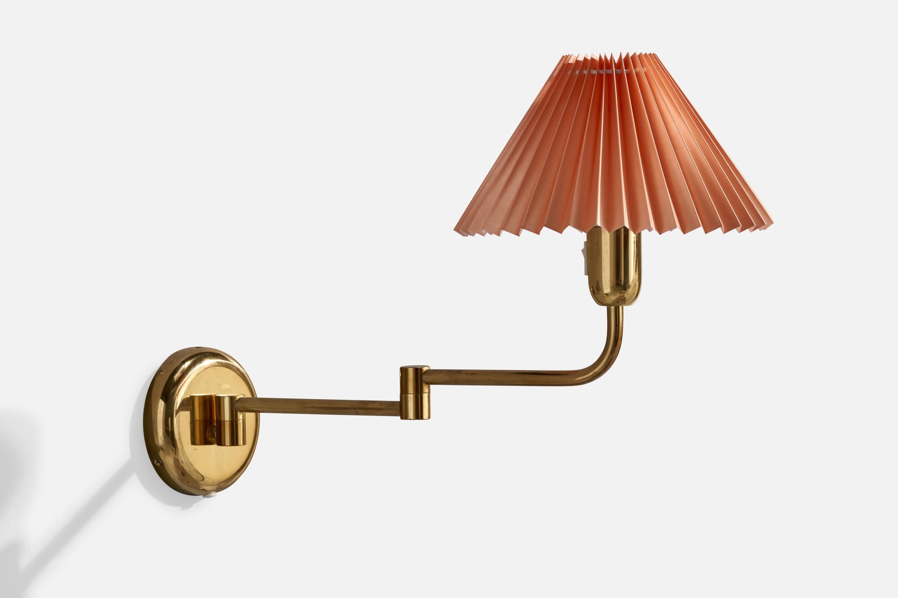 ÖIA, Wall Lights, Brass, Paper, Sweden, 1970s In Good Condition For Sale In High Point, NC