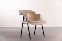 Poltrona Oiko Design Office BL09, plastica riciclata nera, stile moderno