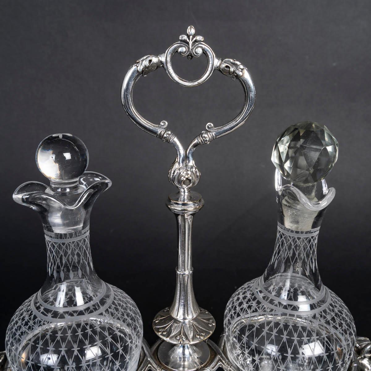 Aceitera y vinagrera de metal plateado y cristal, S. XIX. Francés en venta