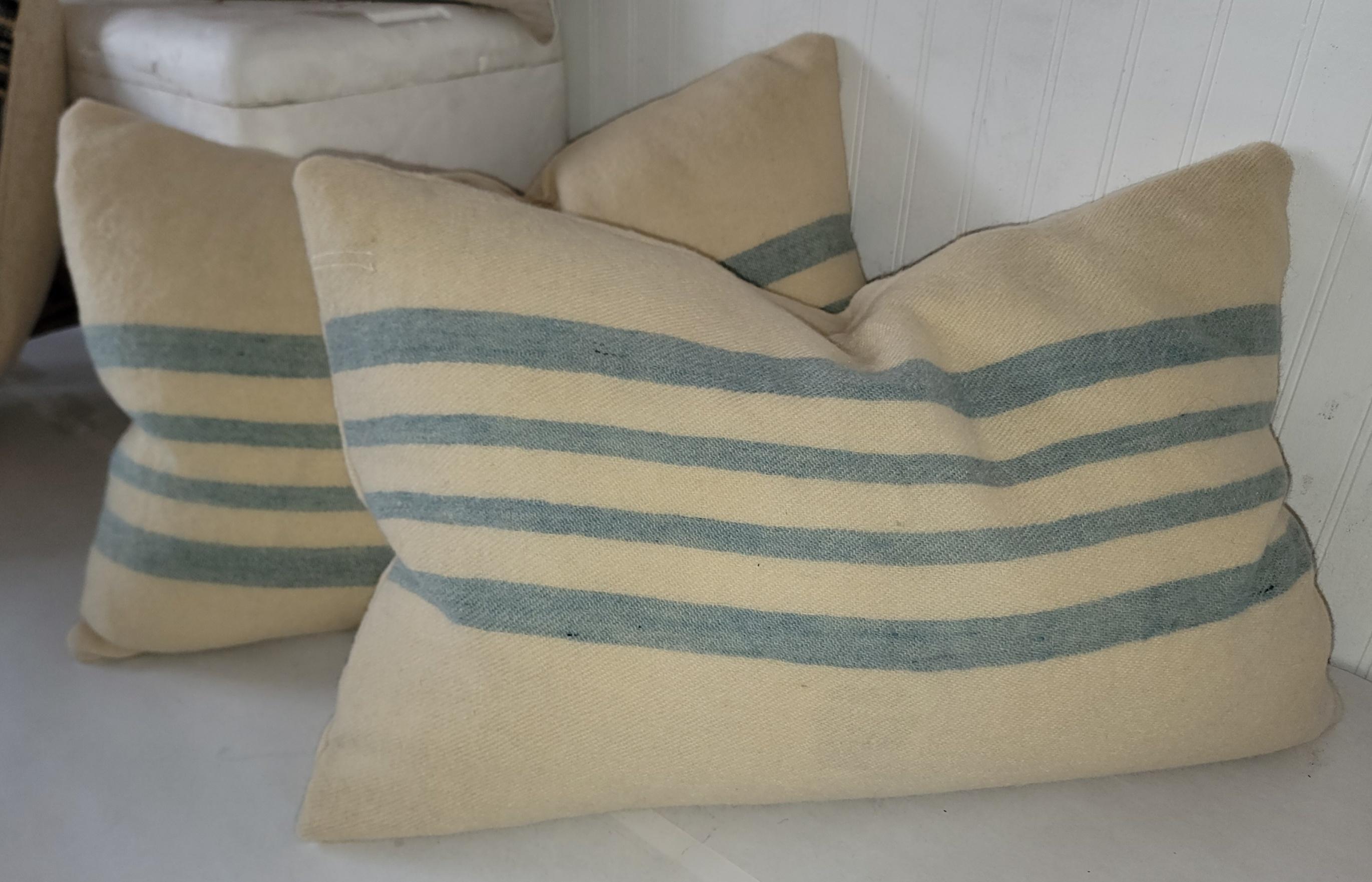 Americano Oil Cloth Flag over Linen Pillow in vendita