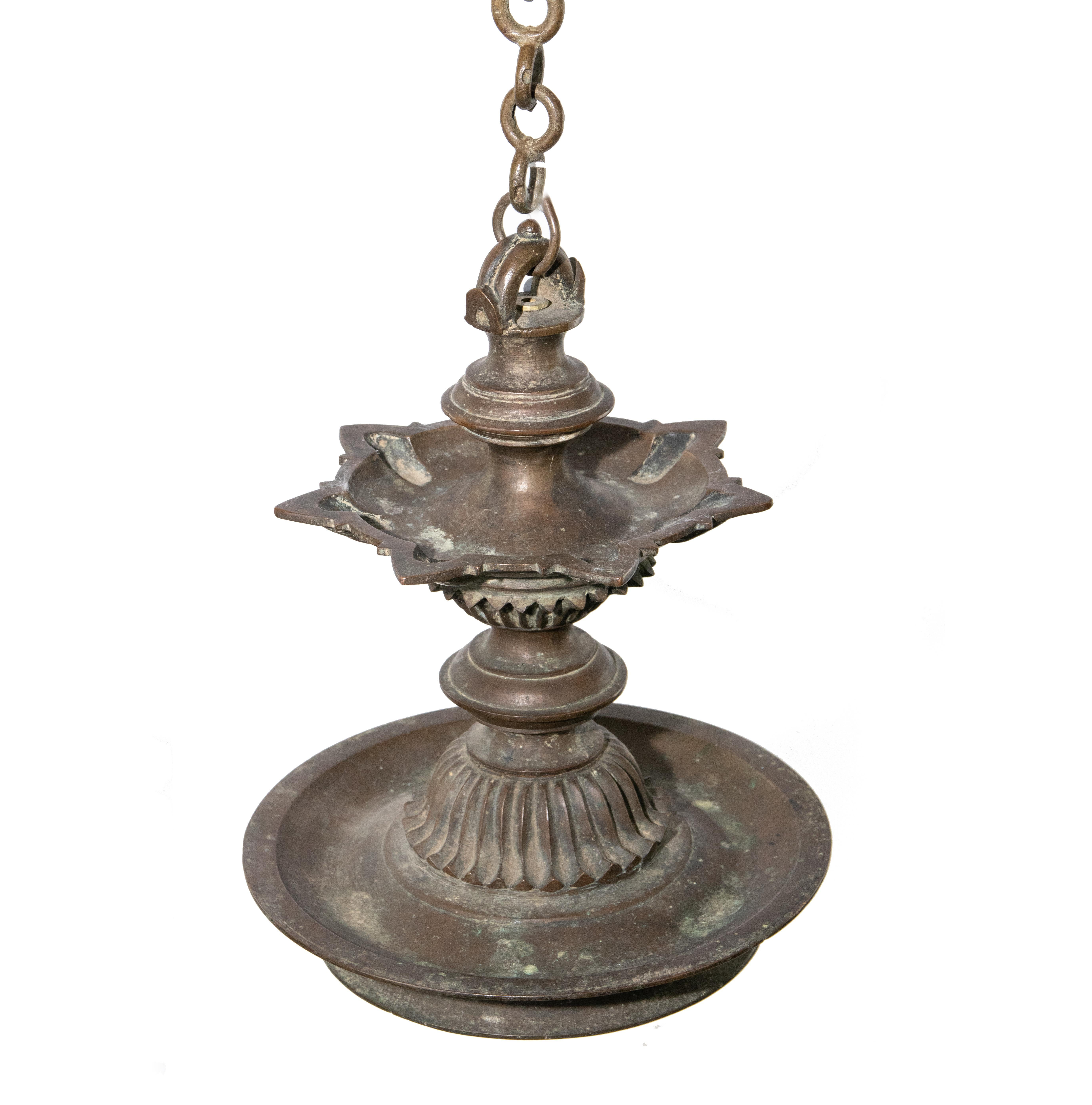 Oil Lamp in Bronze of Aceh, North Sumatra In Good Condition For Sale In Roma, IT