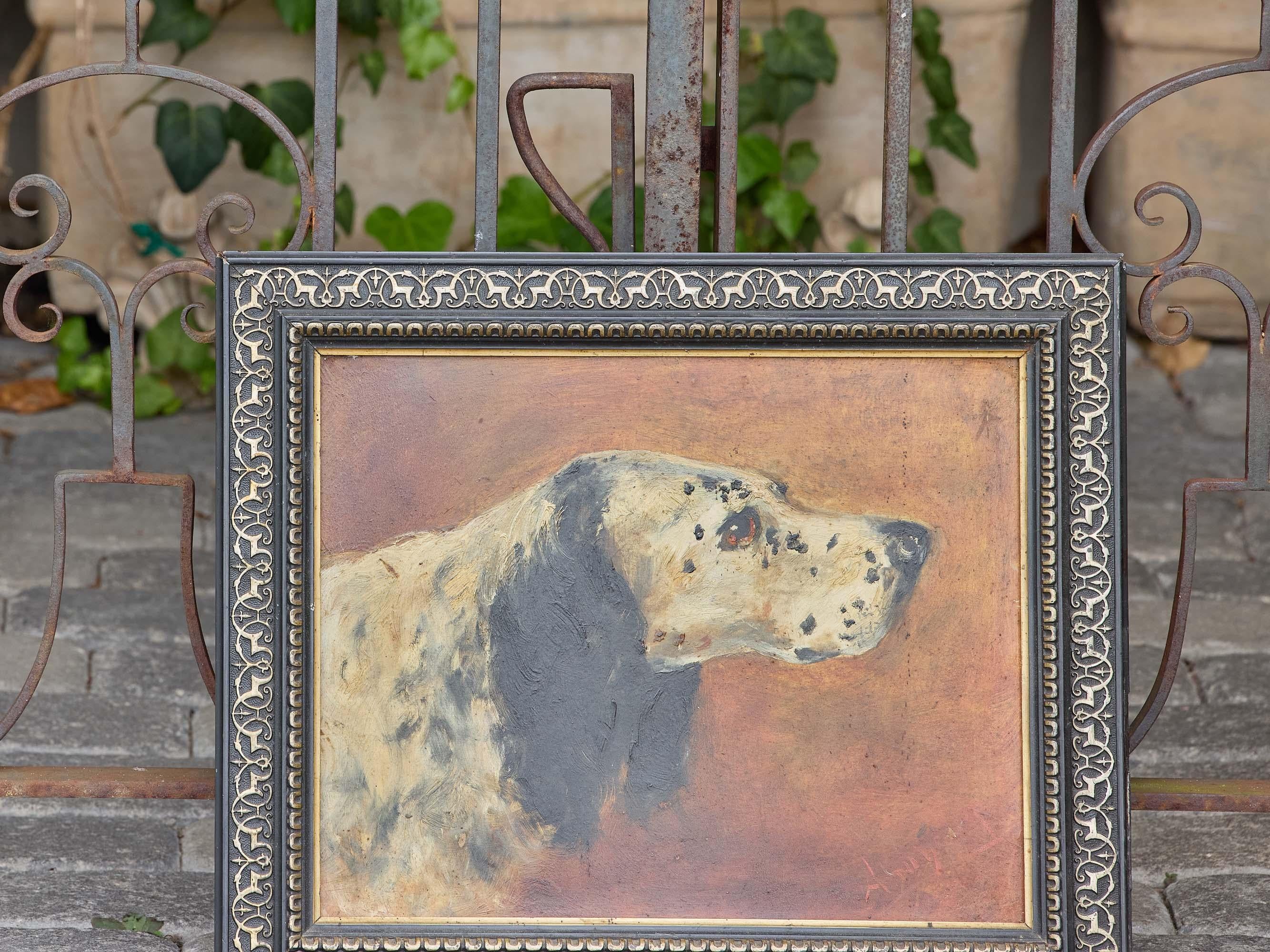 Européen Huile sur carton Portrait d'un setter anglais dans un cadre sculpté, vers 1920 en vente
