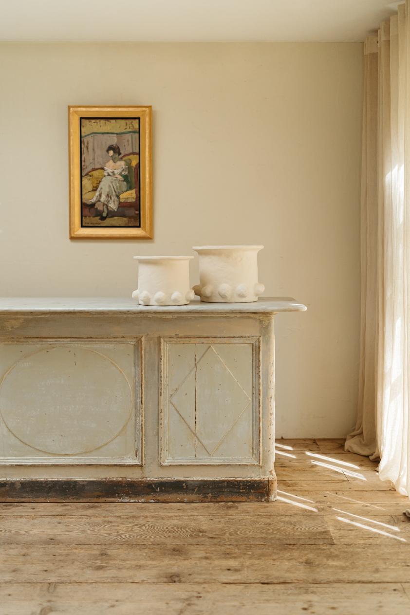 love the works of this painter, women in interiors, great colors ... 
dimensions are frame included ... 