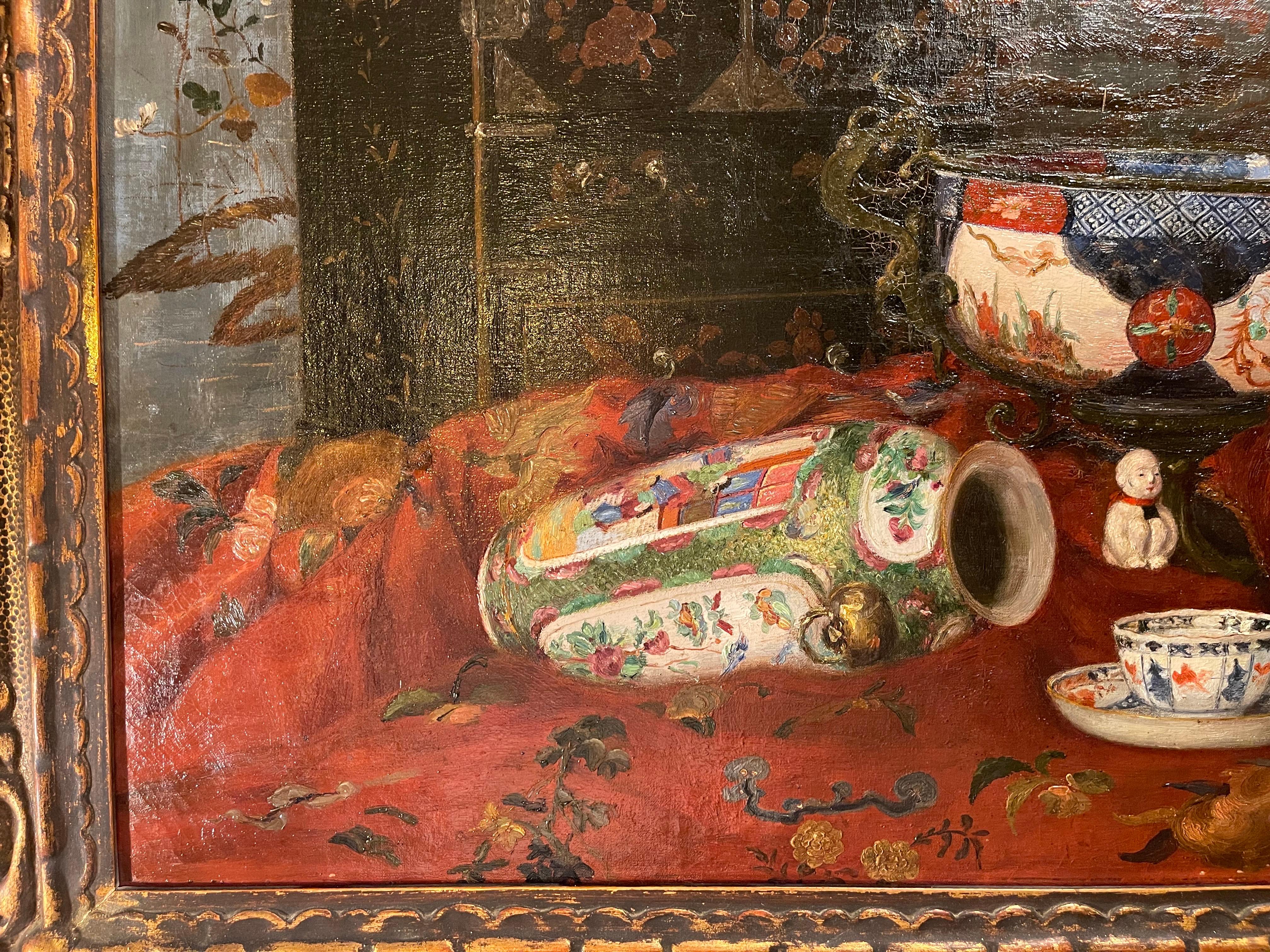 rare tableau ancien du milieu du 19e siècle, tableau représentant une Chinoiserie de très grande qualité ! composé de plusieurs éléments : vases ; coupe ; masque ; cabinet et surmonté de 3 oiseaux royaux. le tableau et le cadre sont d'origine !