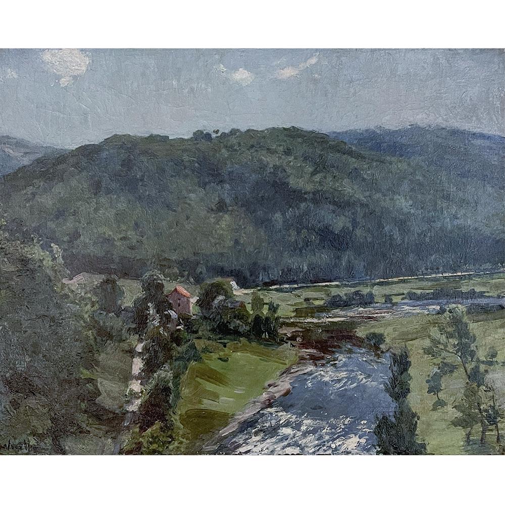 Óleo sobre lienzo de Xavier Wurth (1869-1933), es un espléndido paisaje panorámico del artista muy querido en su región natal de Lieja. Esta composición en particular muestra una distintiva estratificación del cielo sobre las montañas neblinosas con