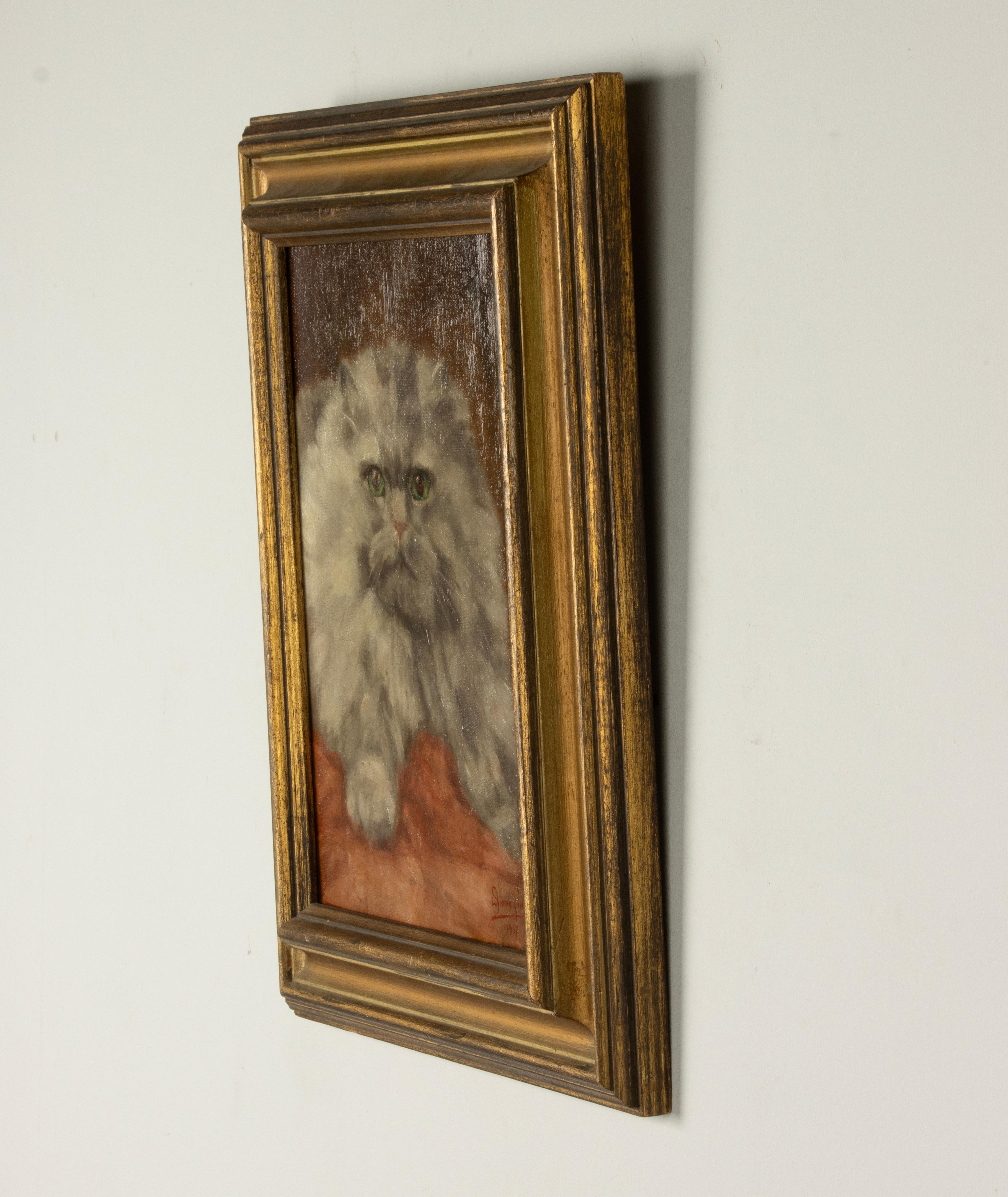 20ième siècle Peinture à l'huile - Portrait d'un chat persan - Diane Linnig - 1937