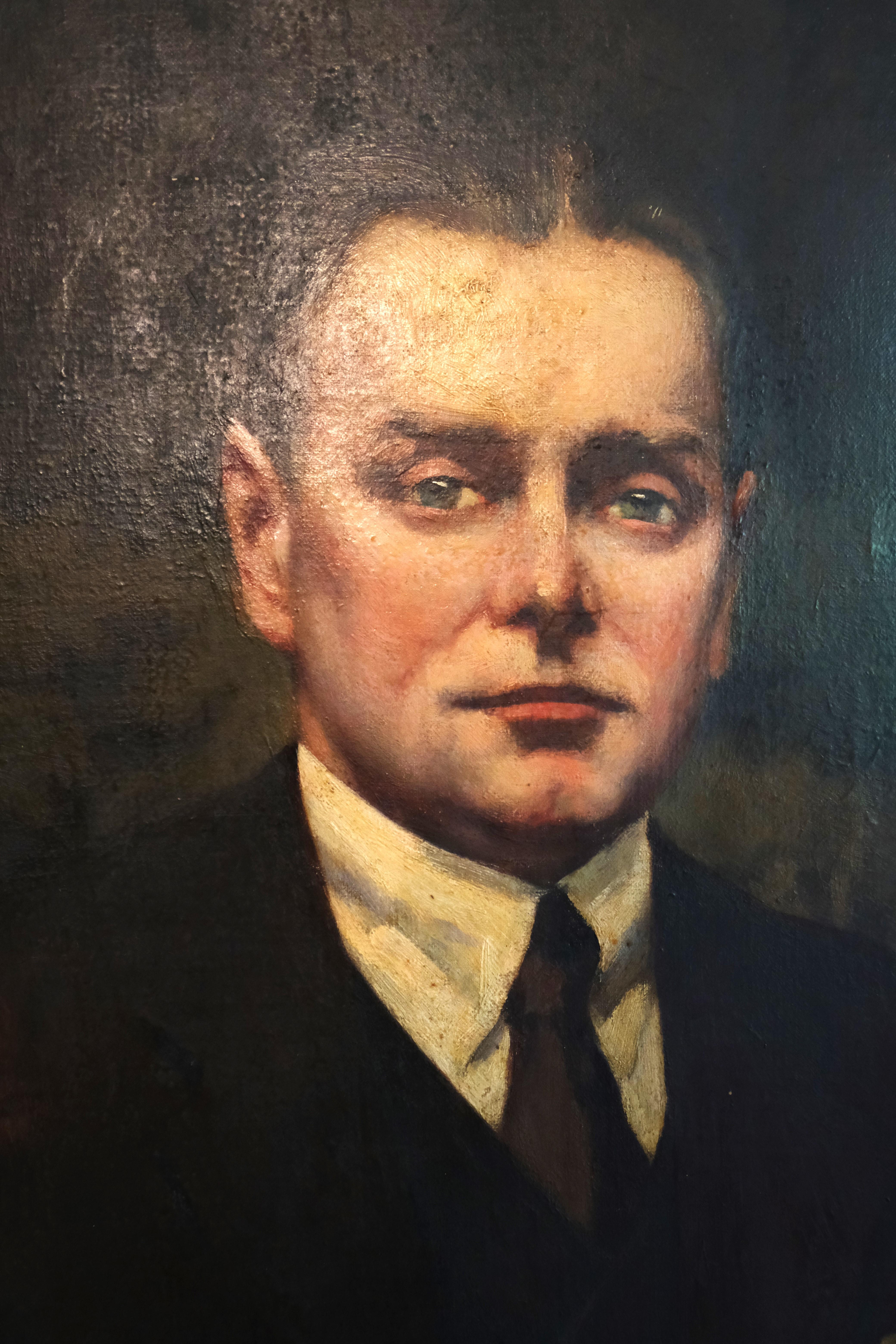 Hutton-Clarke Antiques is pleased to offer a high-quality oil on canvas portrait of a gentleman, painted in the typical Edwardian style. It is unusual to see a gentleman smoking while dressed smartly in a suit. The painting, in good condition, is