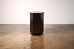 Tavolino contemporaneo in acciaio oliato di Costantini, Ettore Hex, In magazzino