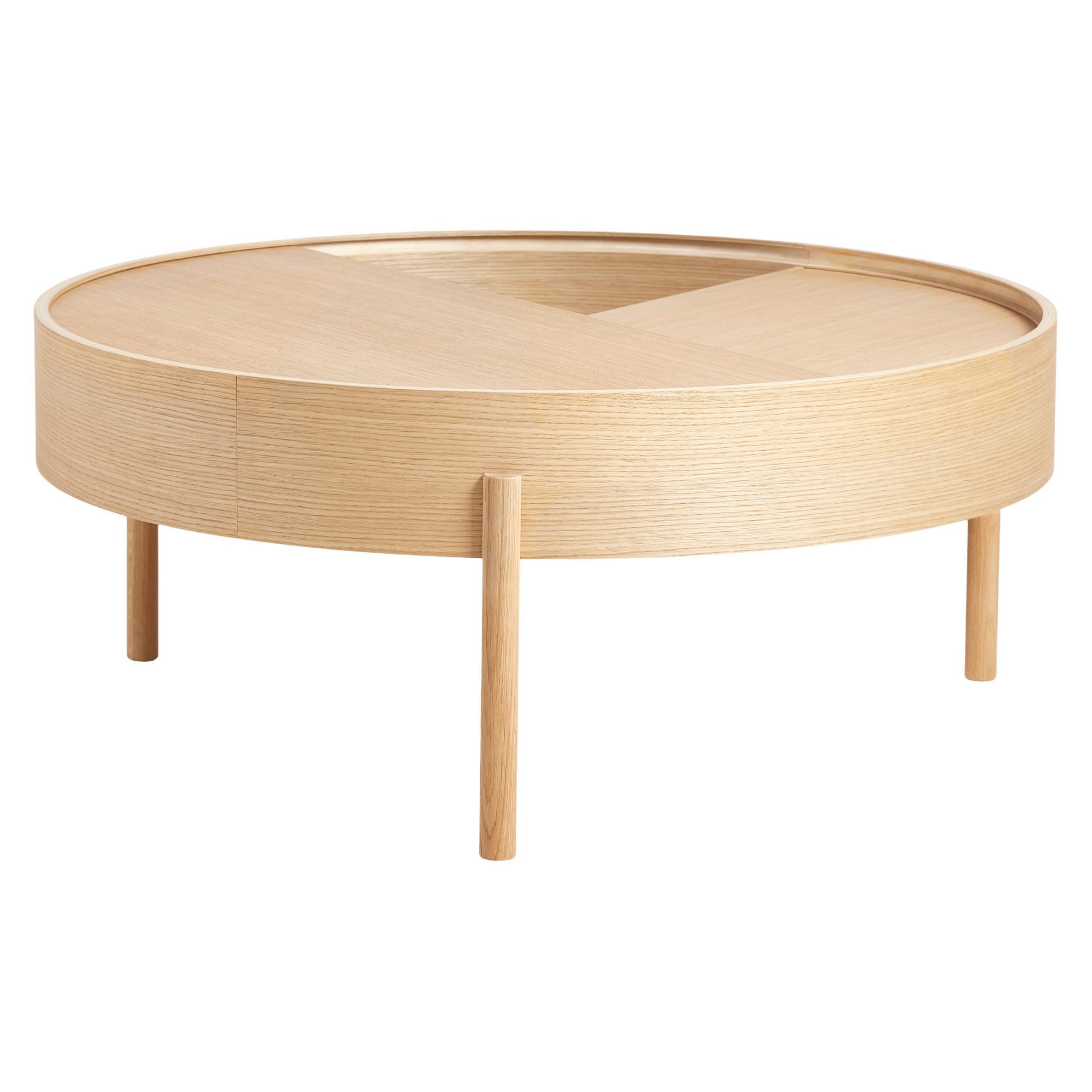Tavolino Arc in Oak oliato 89 di Ditte Vad e Julie Bertrup