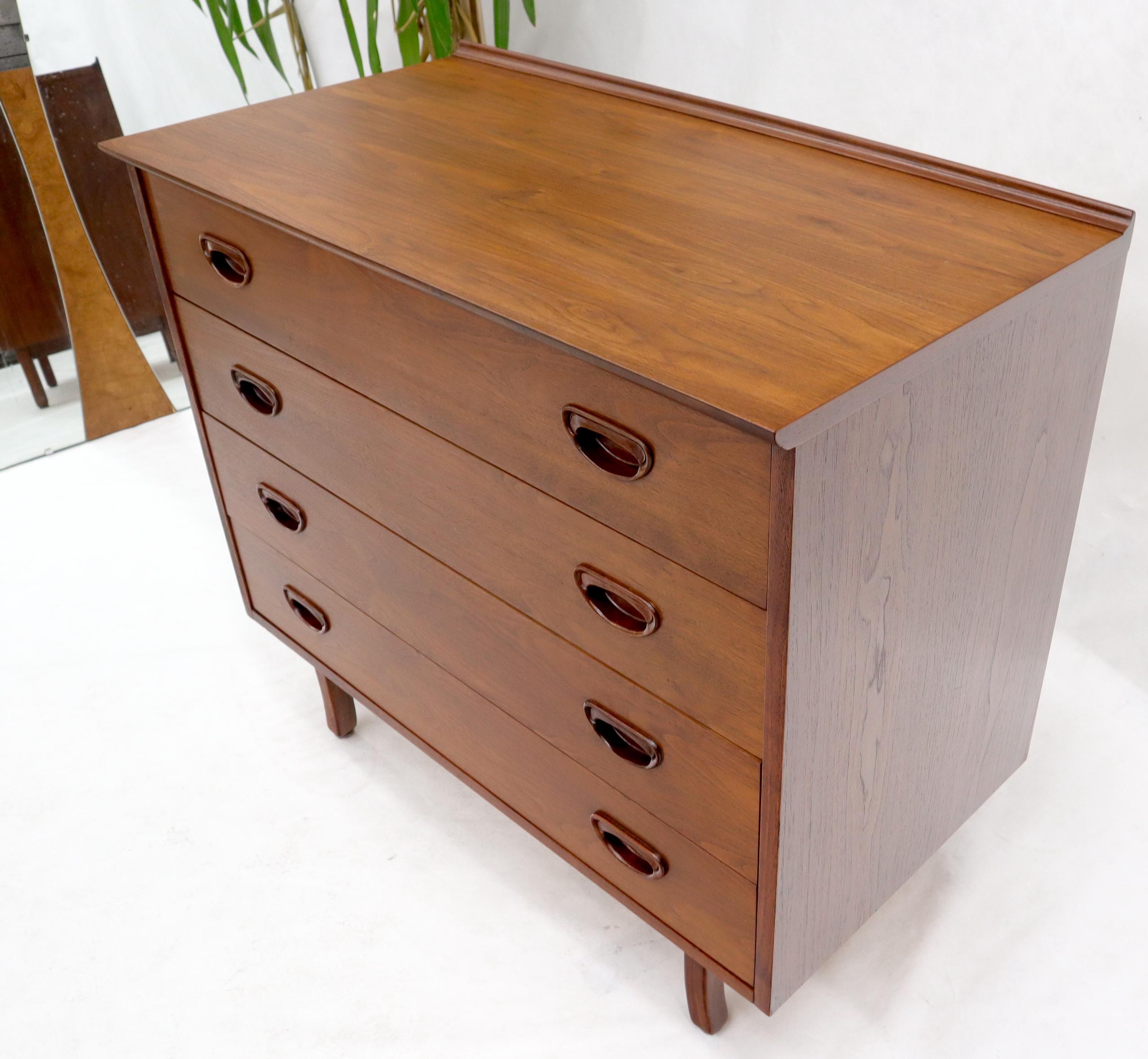 Mid-Century Modern Oiled Walnut 4 Drawers Back Splash Bachelor Chest Dresser For Sale