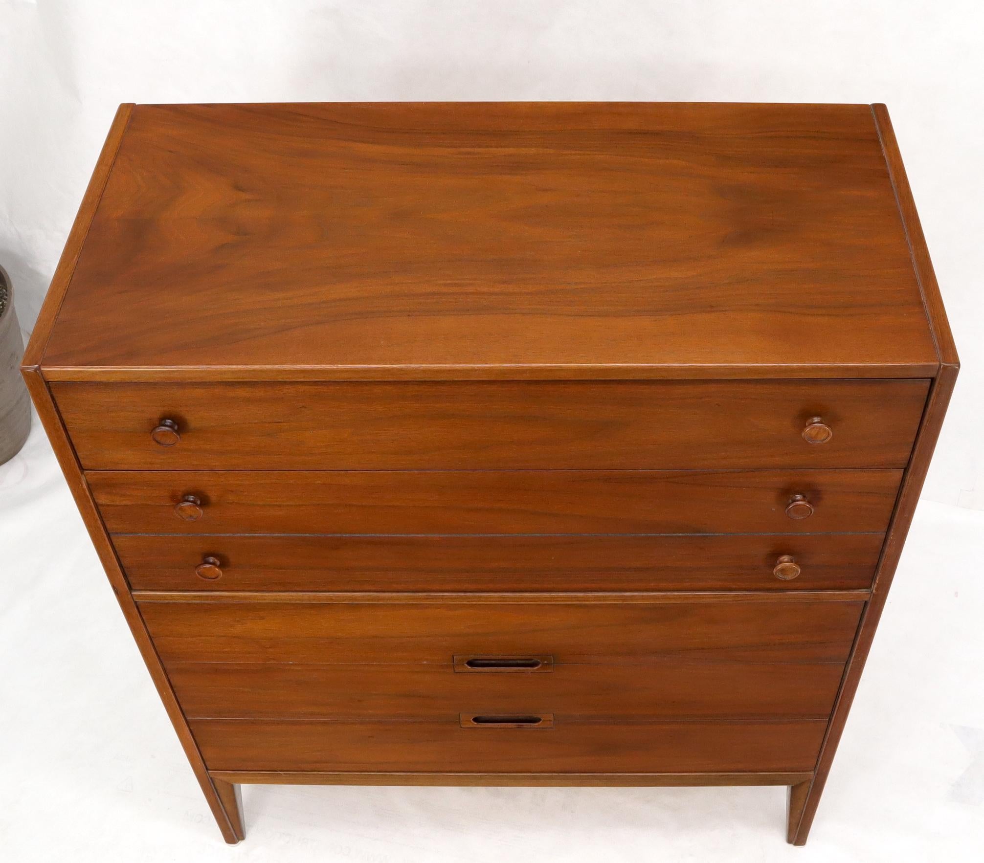 Oiled Walnut Mid-Century Modern Five Drawers Dresser Cabinet 7