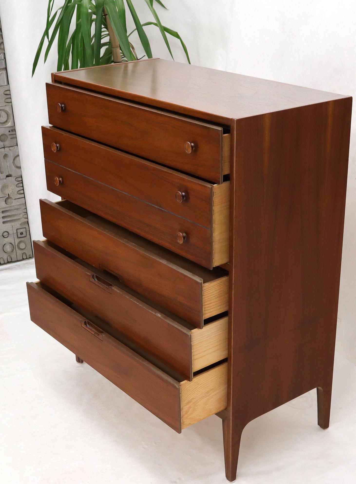 Oiled Walnut Mid-Century Modern Five Drawers Dresser Cabinet In Good Condition In Rockaway, NJ