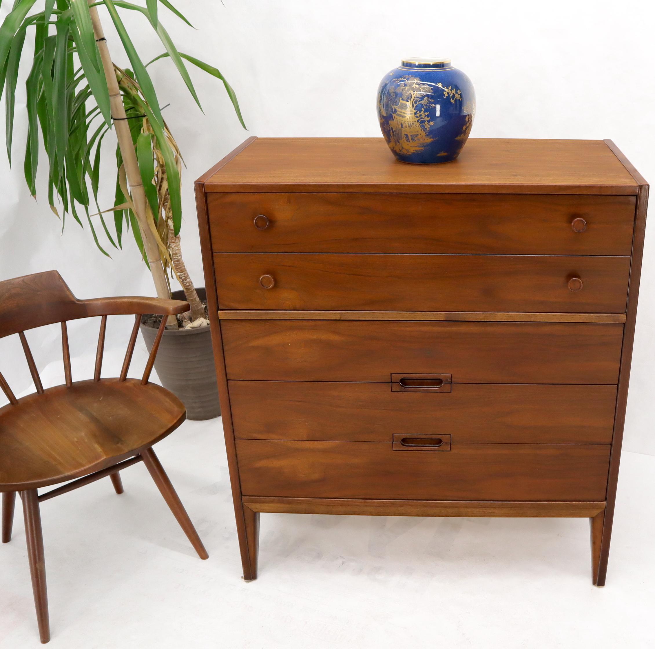 Oiled Walnut Mid-Century Modern High Chest 4 Drawers Dresser For Sale 4