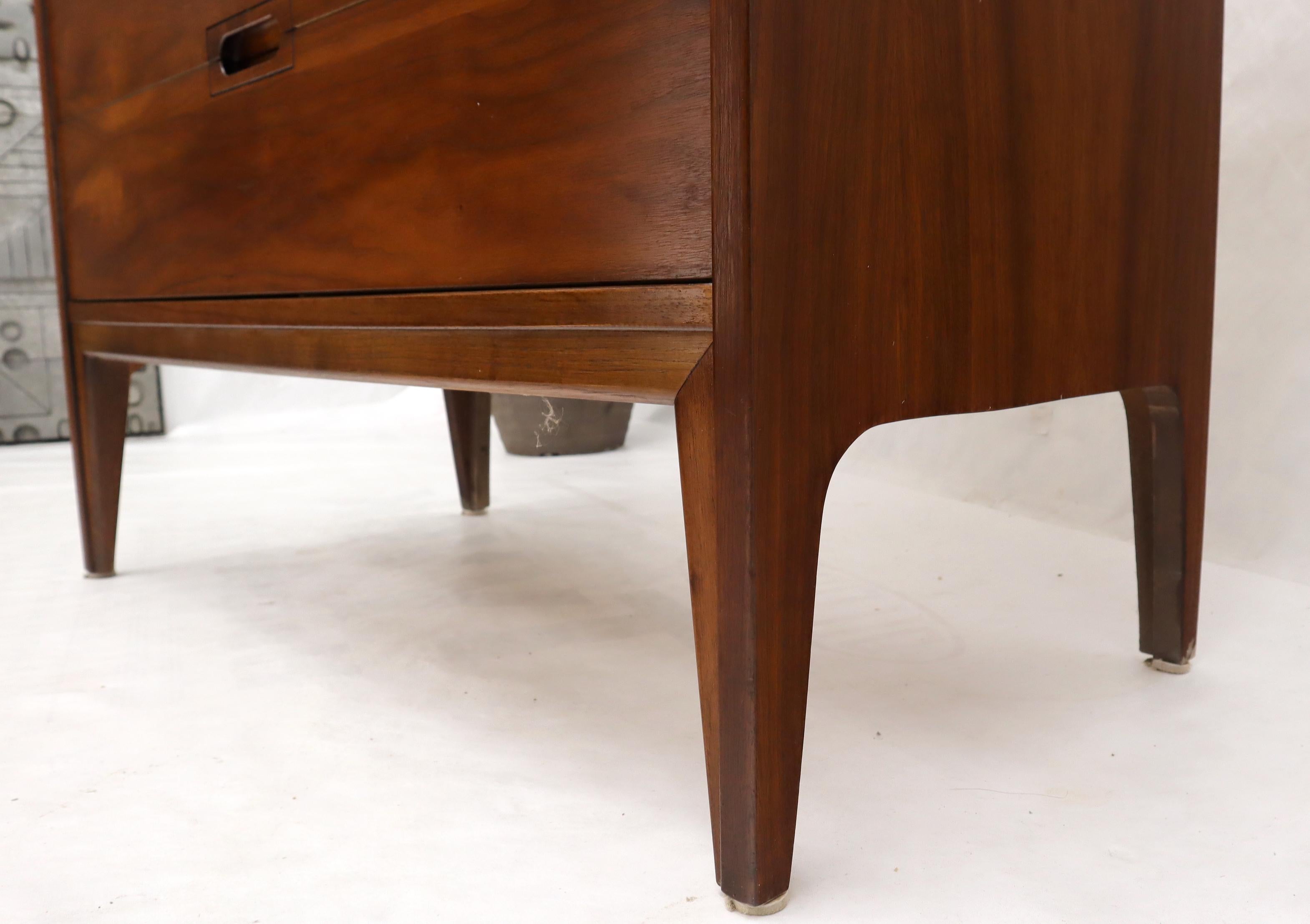 Oiled Walnut Mid-Century Modern High Chest 4 Drawers Dresser For Sale 2