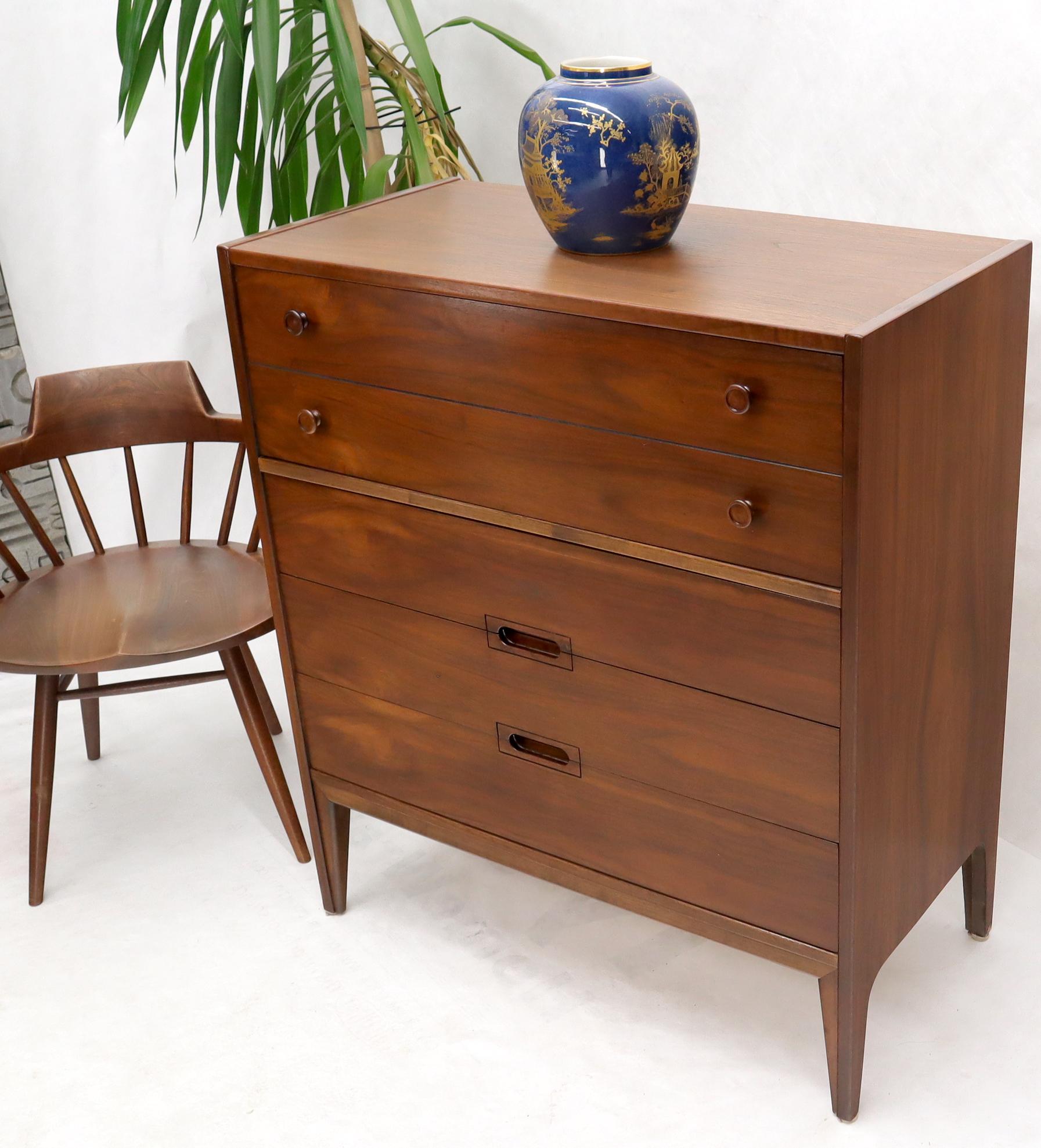 Oiled Walnut Mid-Century Modern High Chest 4 Drawers Dresser For Sale 3