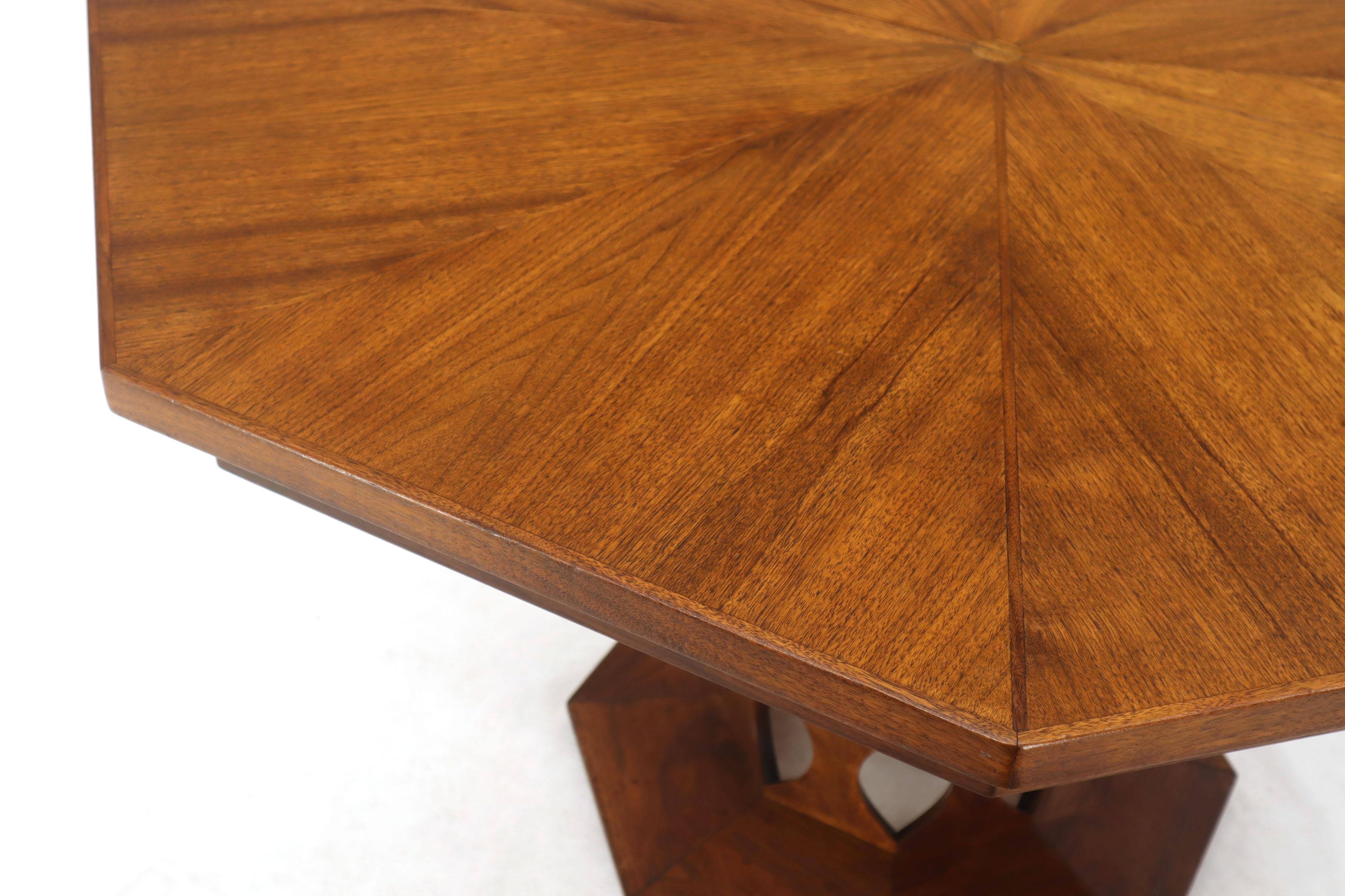Oiled Walnut Octagonal Round Dining Table with Two Extension Leafs Probber Style In Good Condition In Rockaway, NJ