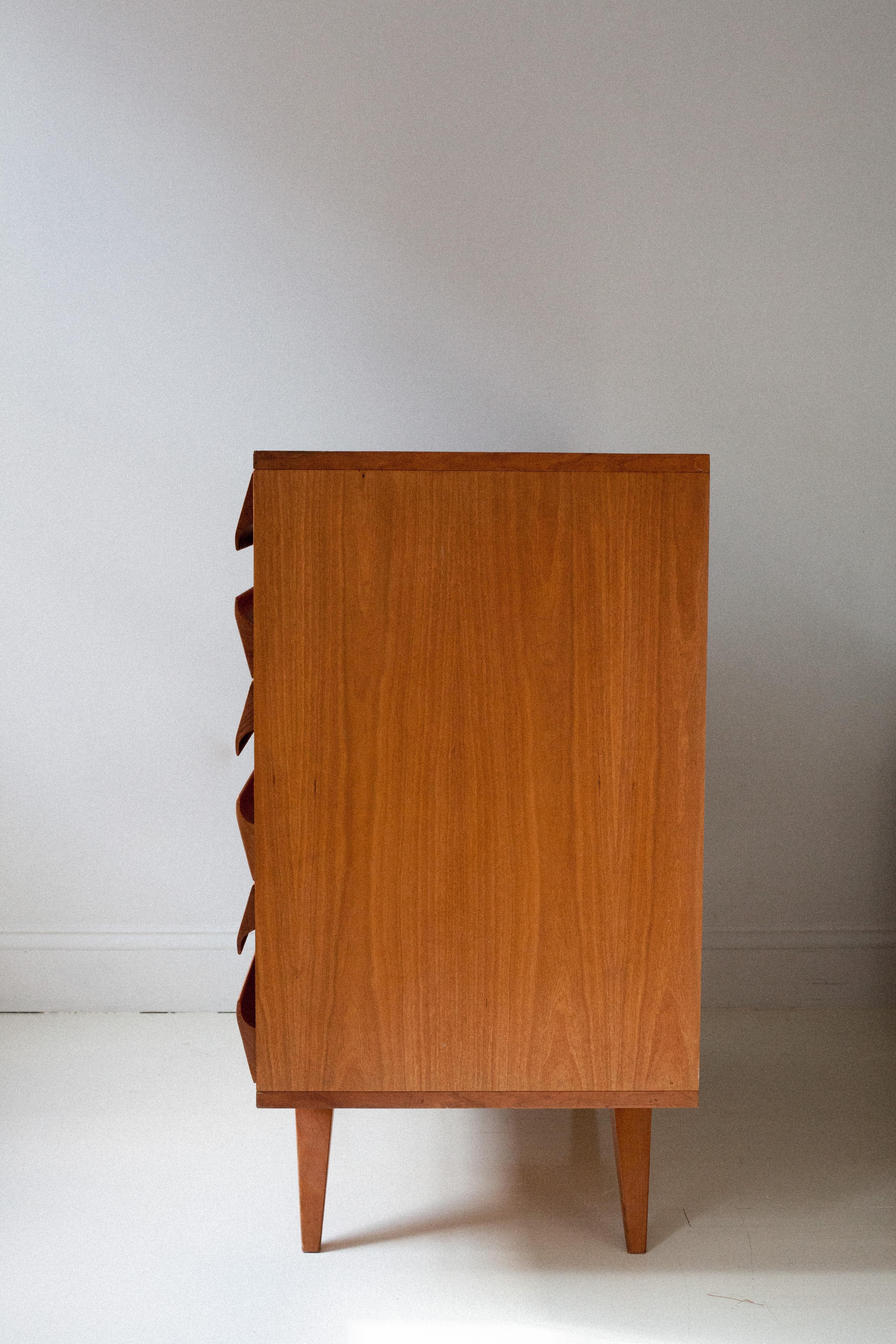 Oiled White Oak Italian Chest of Drawers In Good Condition In New York, NY