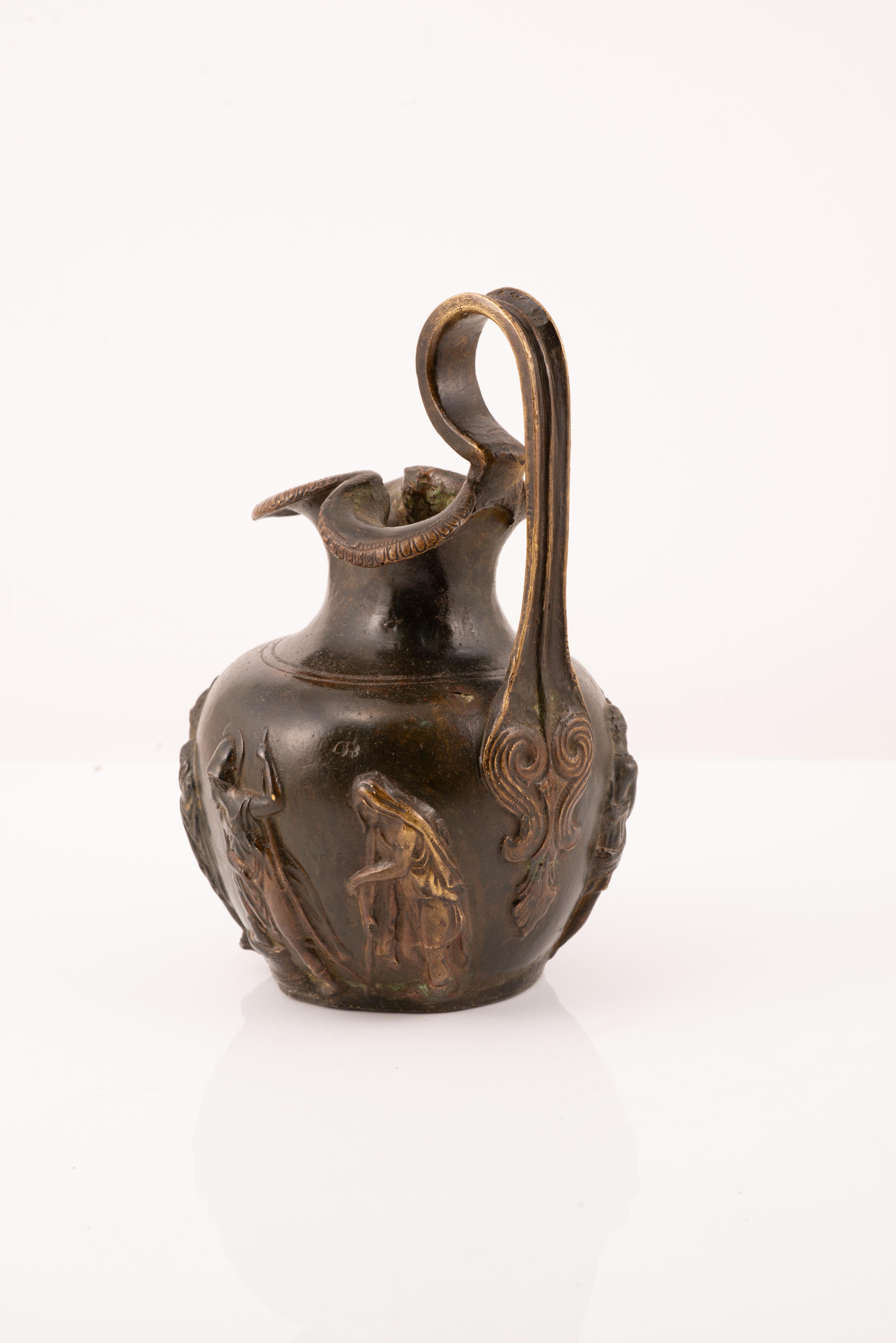 Oinochoe. Bronzo. Forse Italia, XIX secolo. In condizioni buone in vendita a Madrid, ES