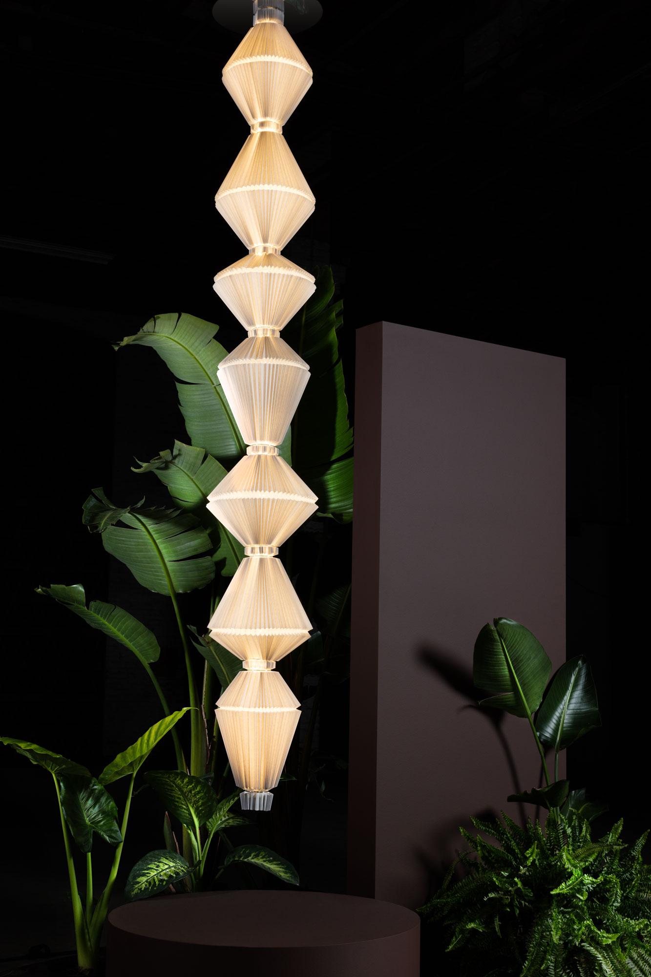 XXIe siècle et contemporain Lampe à suspension Oiphorique T GR par Atelier Oi pour Parachilna en vente