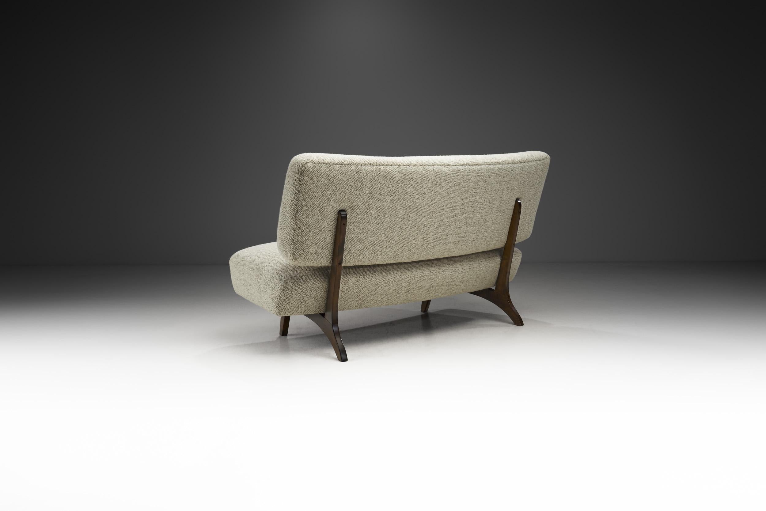 Dreisitziges Sofa „Susanna“ von Aake Anttila für Lahden Lepokalusto, Finnland 1950er Jahre (Moderne der Mitte des Jahrhunderts) im Angebot