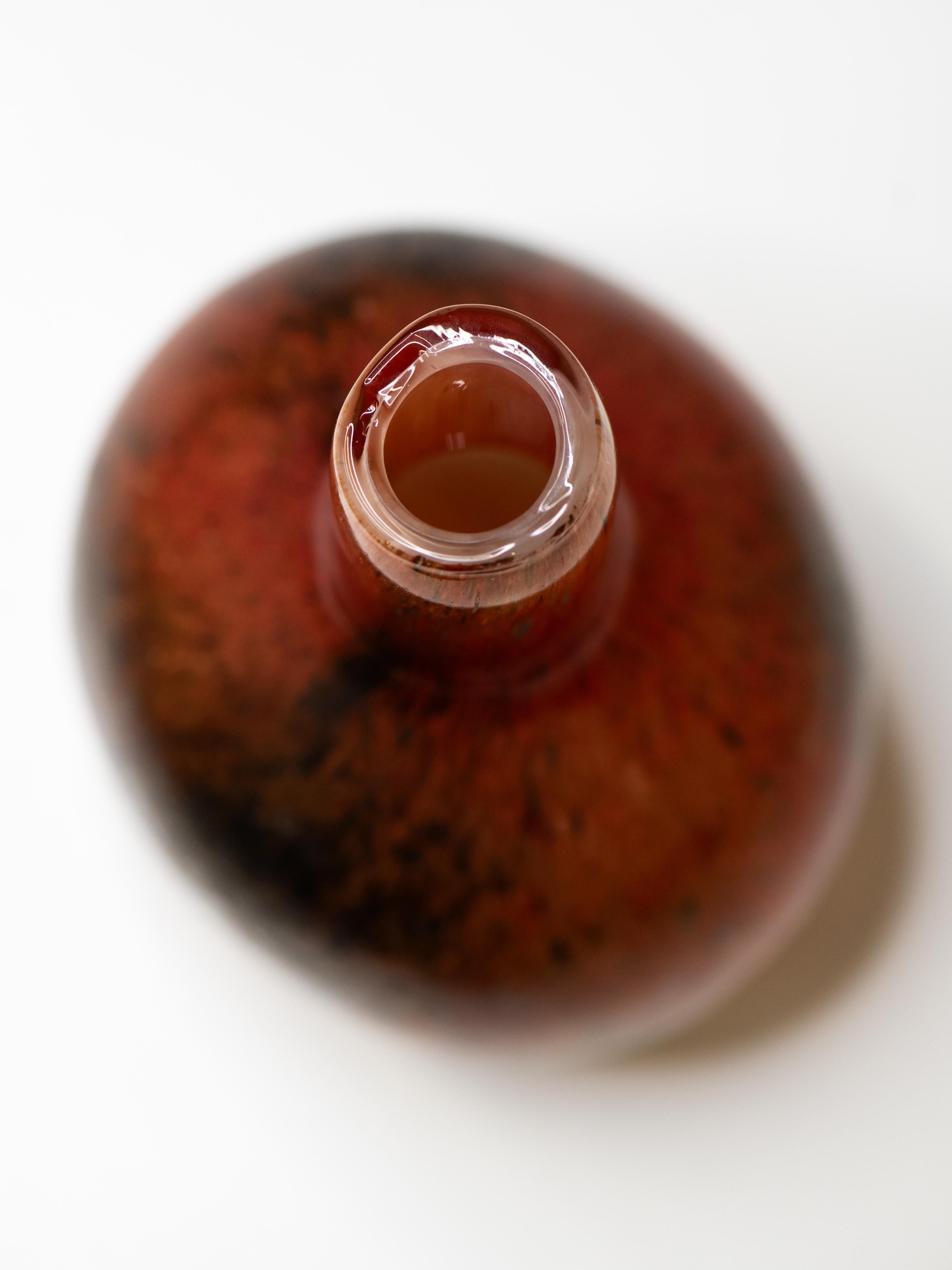Botella de vidrio artístico Oiva Toikka, Nuutajärvi, Finlandia Años 80 en Bueno estado para la venta en Karis, Nyland