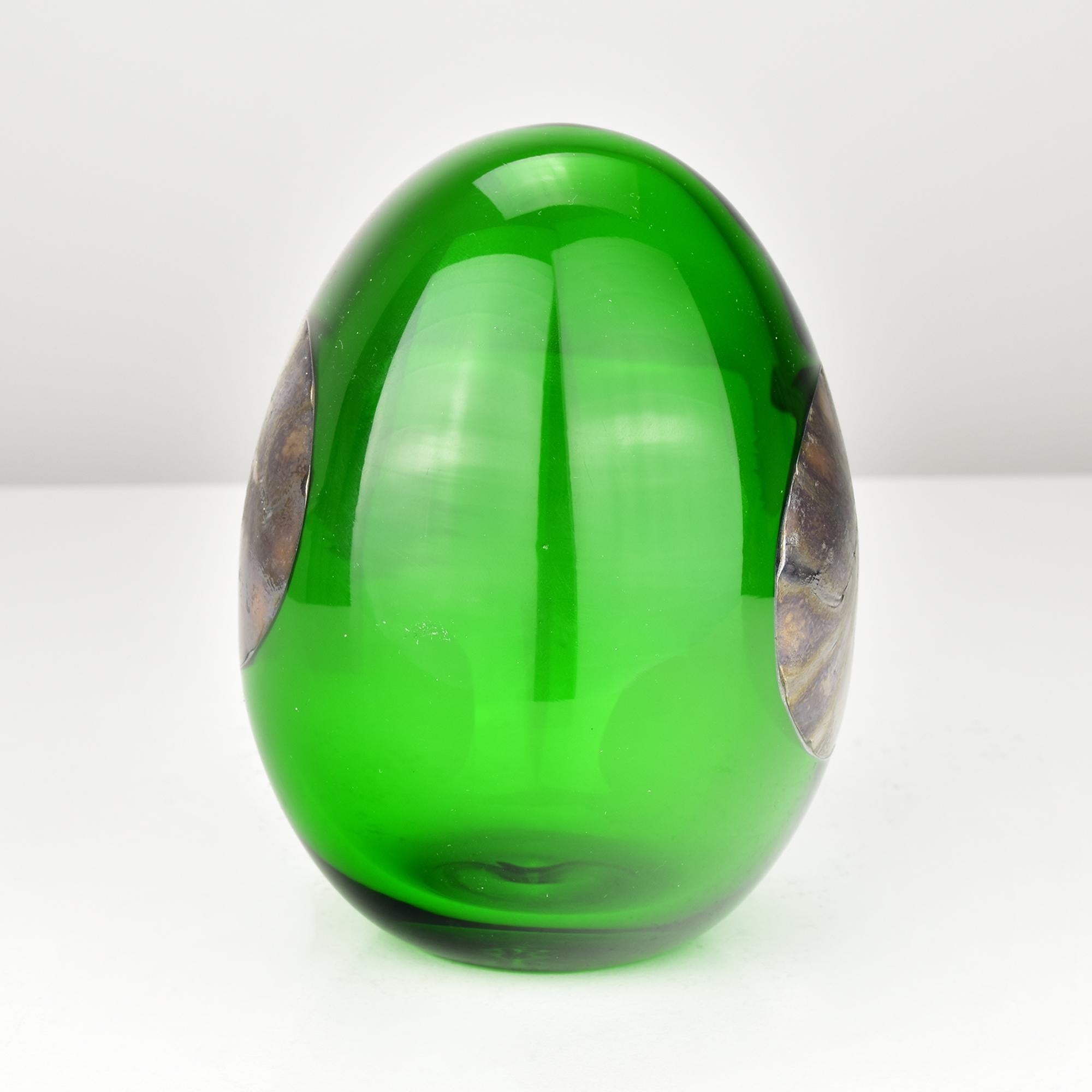 Finlandais Sculpture d'œuf d'oiseau annuel vert « Lakla » signée à la main et limitée par Oiva Toikka, 2015 en vente
