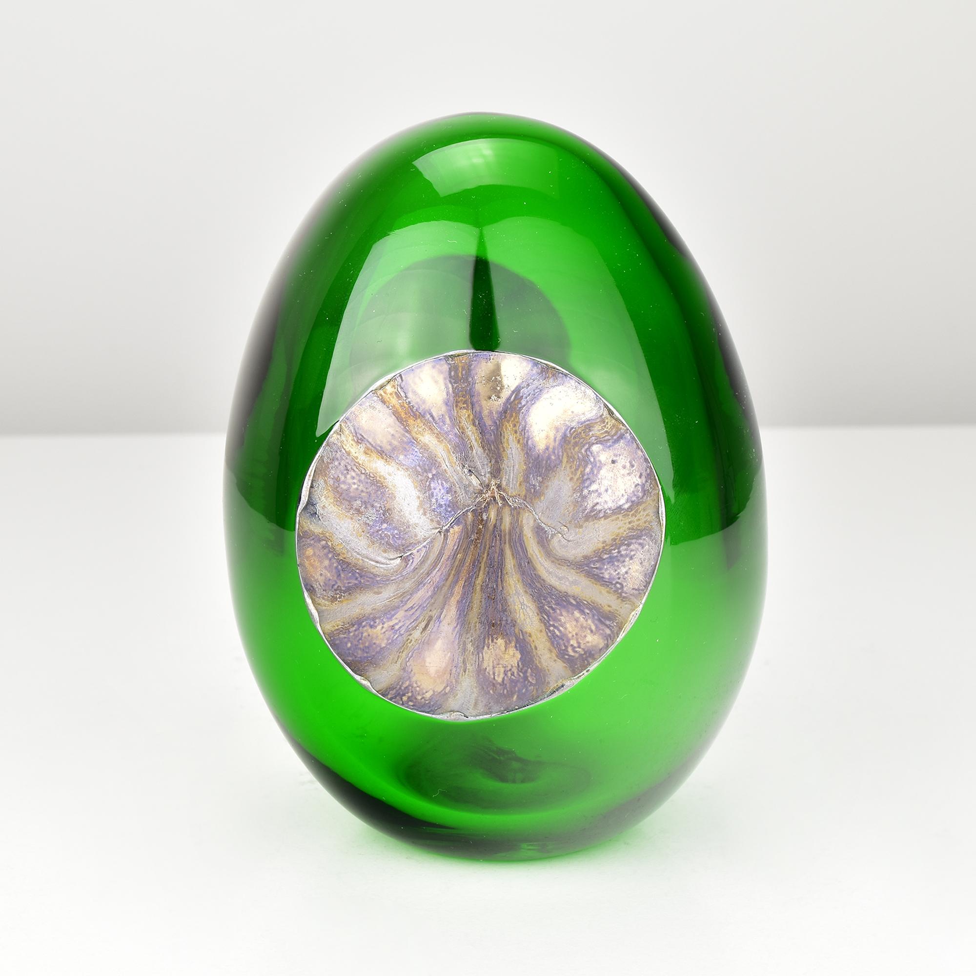 Fait main Sculpture d'œuf d'oiseau annuel vert « Lakla » signée à la main et limitée par Oiva Toikka, 2015 en vente
