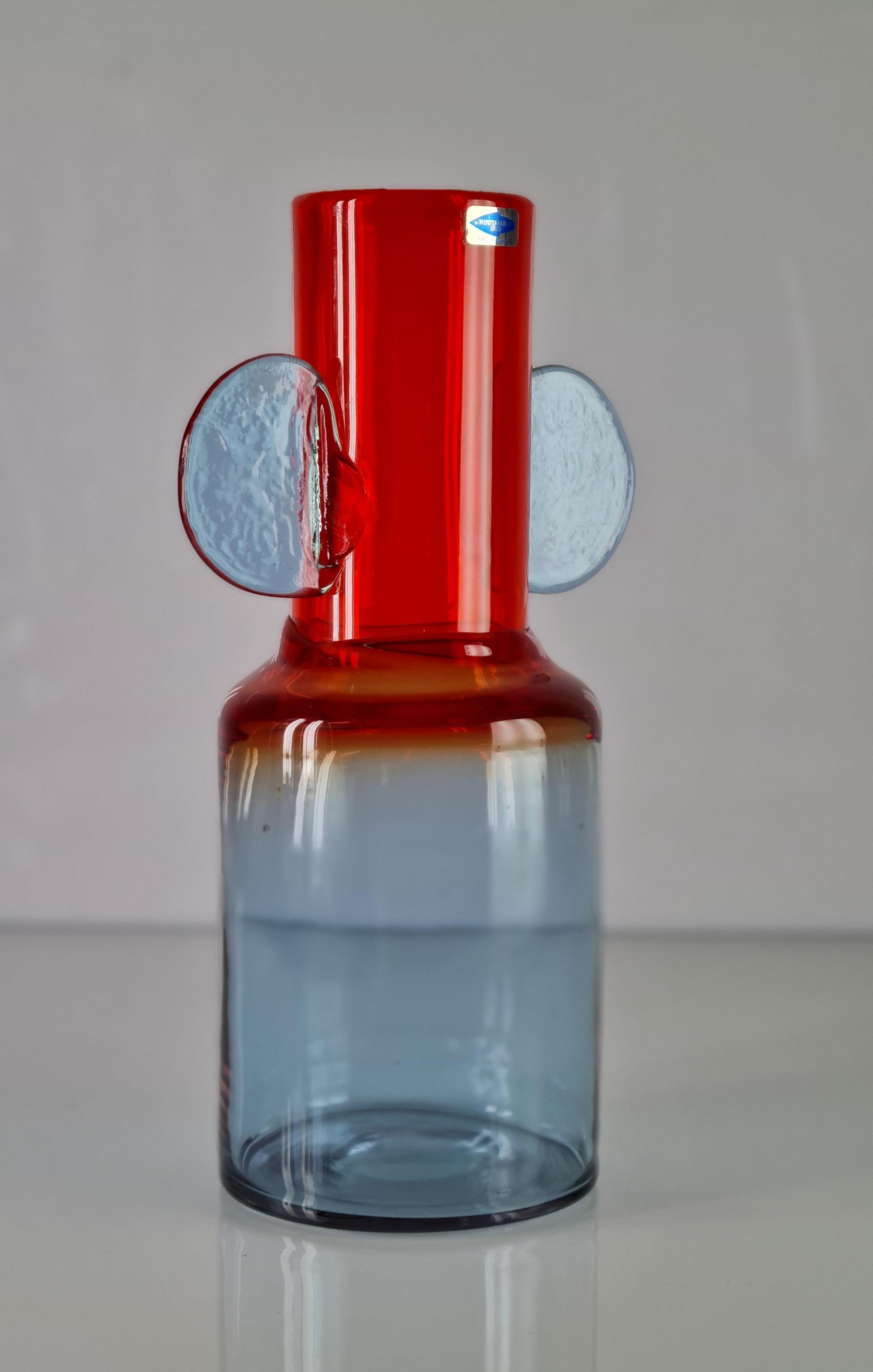 Late 20th Century Oiva Toikka N529 art glass Vase