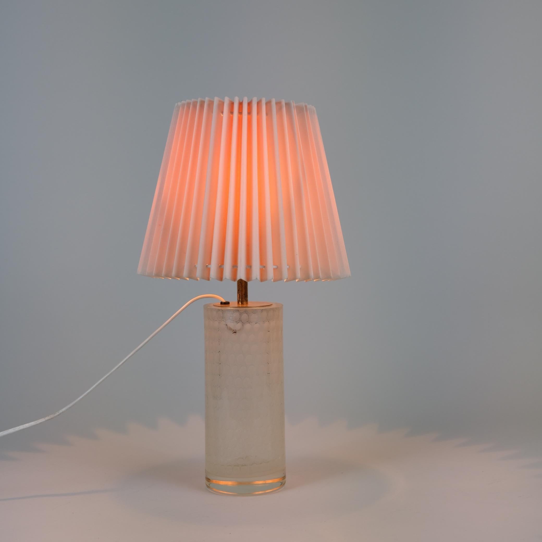 Mid-Century Modern Lampe de table en verre d'art signée Oiva Toikka, modèle N443, Finlande Nuutajärvi, années 1960 en vente