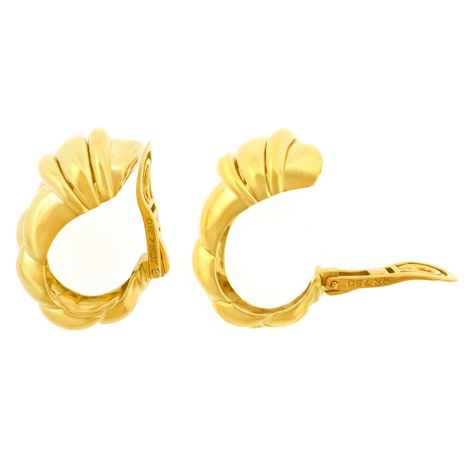O.J. Perrin Ogano-Chic Gold Earrings For Sale 4