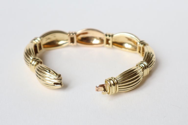 O.J. Perrin Vintage Bracelet in 18 Carat Gold For Sale 6