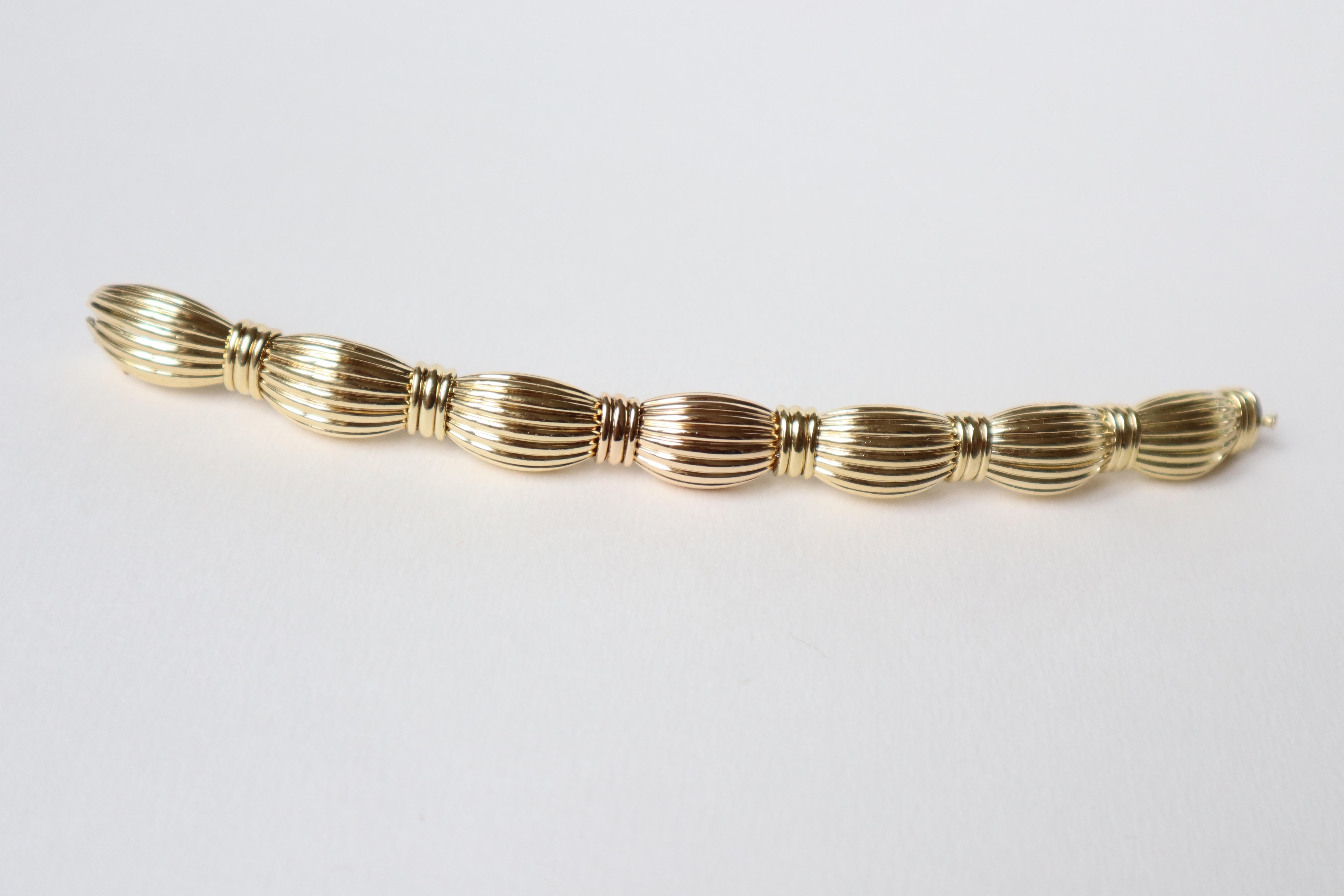 O.J. Perrin Vintage Bracelet in 18 Carat Gold For Sale 2