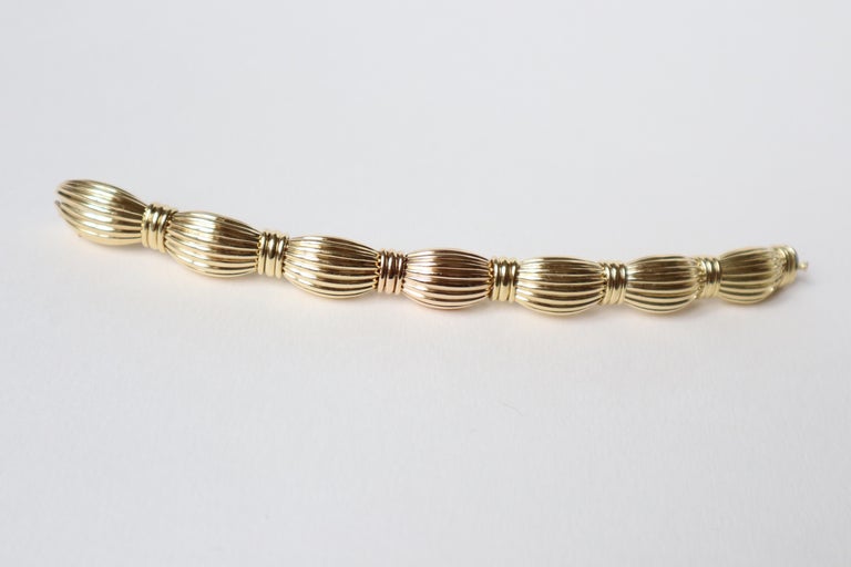 O.J. Perrin Vintage Bracelet in 18 Carat Gold For Sale 4