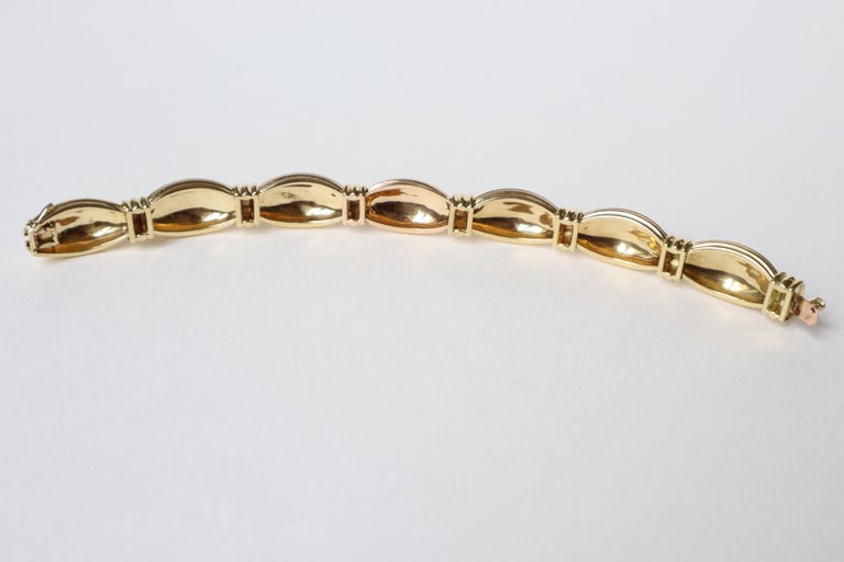 O.J. Perrin Vintage Bracelet in 18 Carat Gold For Sale 5