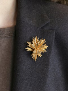 OJ PERRIN yellow gold star brooch