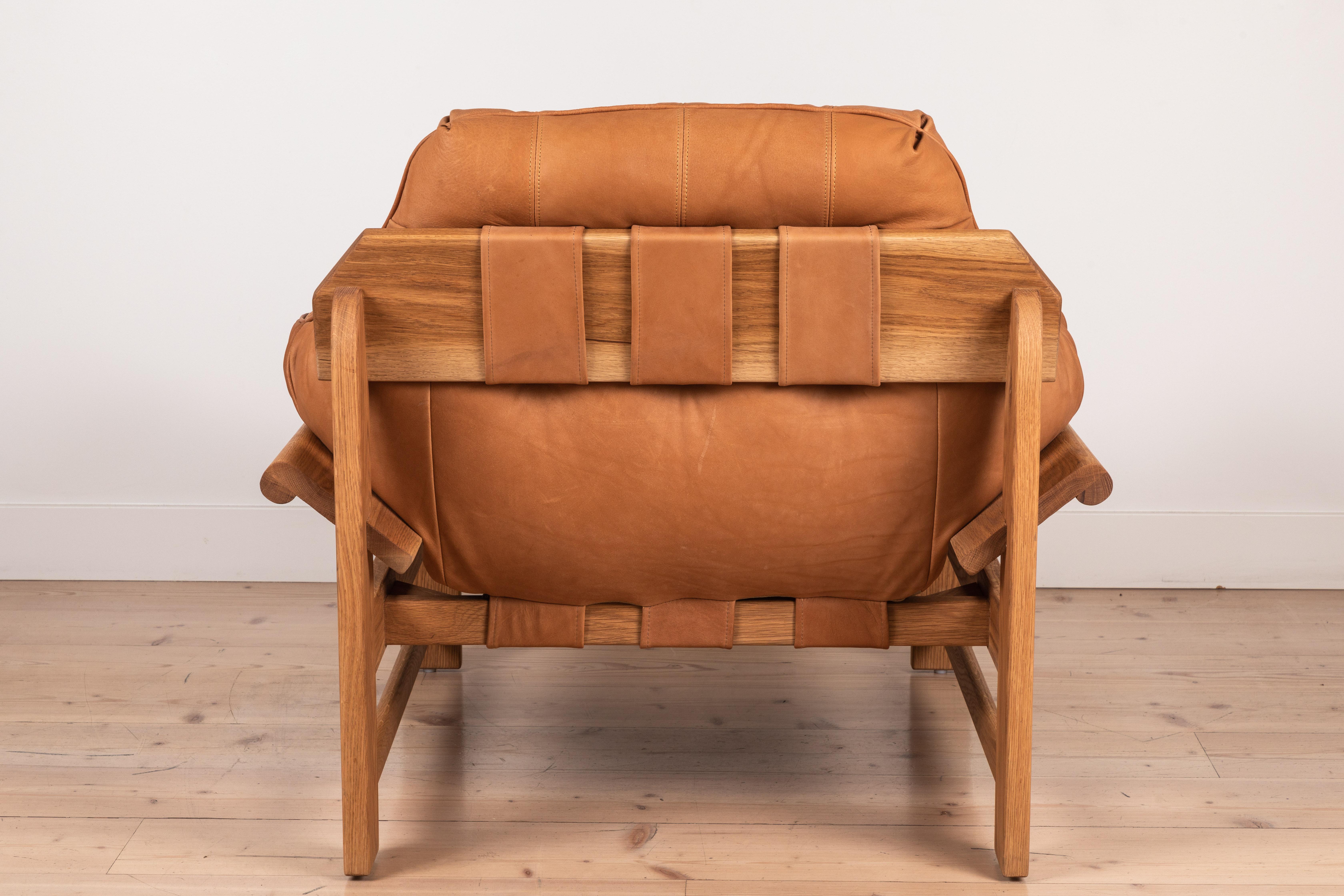 Mid-Century Modern Oiled Oak and Tan Leather Ojai Lounge Chair by Lawson-Fenning