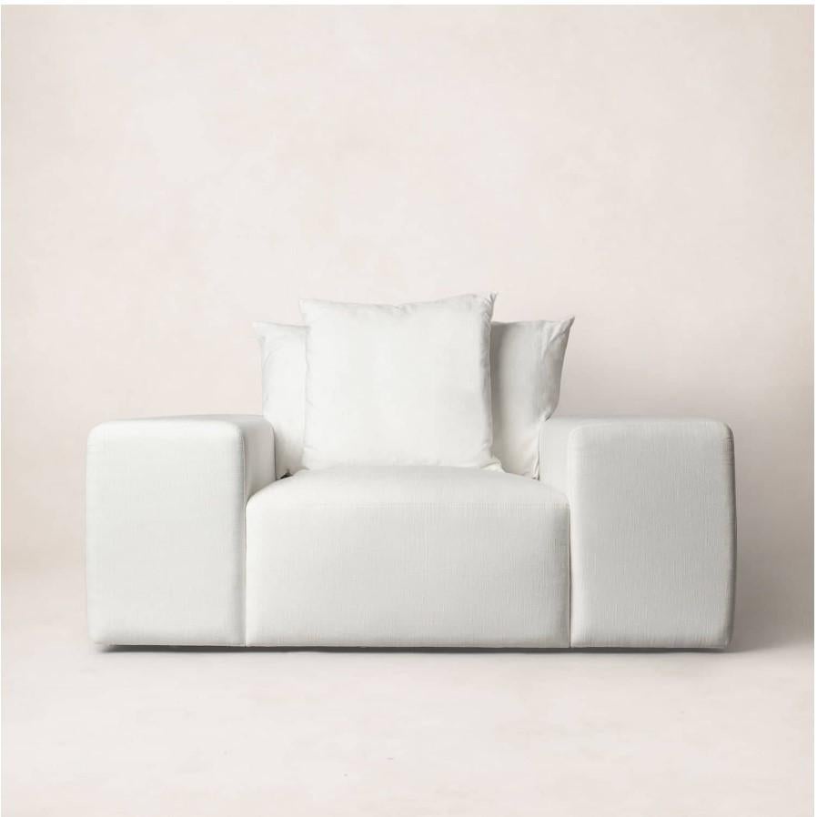 The Ojai Lounge Chair, sculptural in appearance, is one of House of Leon’s coziest pieces. Designed with goose down feathers, soft foam, and oversized armrests that cradles its guest, the armchair creates a cozy nest for one to two people.