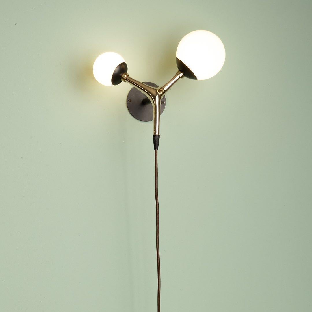 Messicano Lampada da parete scultorea in vetro soffiato Oliver and Smoke di Isabel Moncada in vendita
