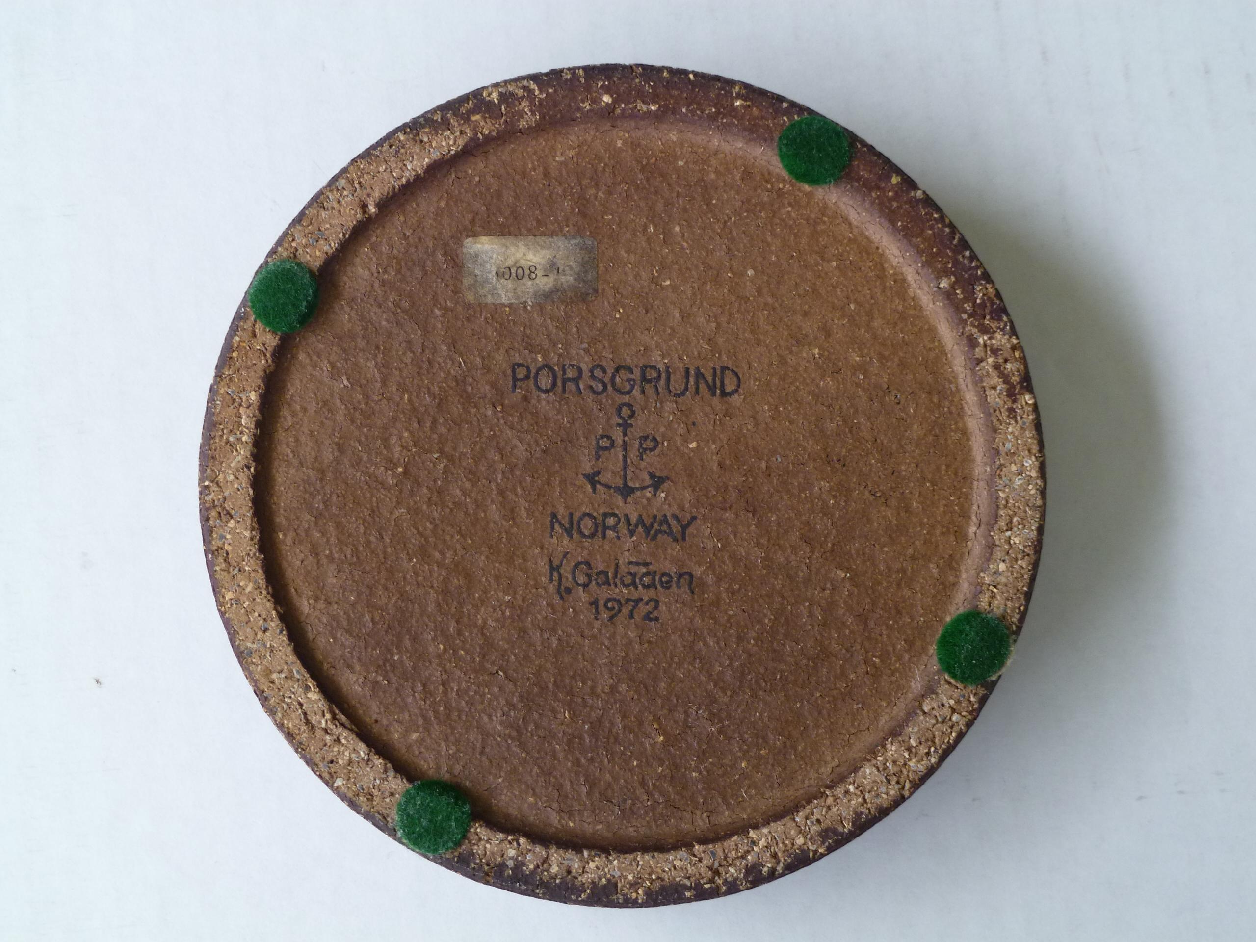 Late 20th Century Porsgrund Scandinavian Organic Modern Stoneware Bowl- Konrad Galaaen Norway 1972