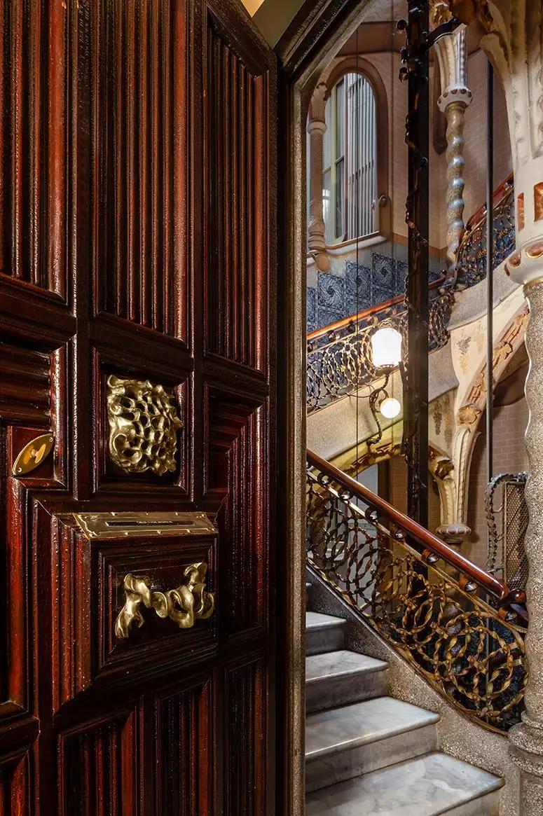 Art Nouveau Ok! Polished Solid Brass Door Knob Milà No.3 by Antoni Gaudi For Sale