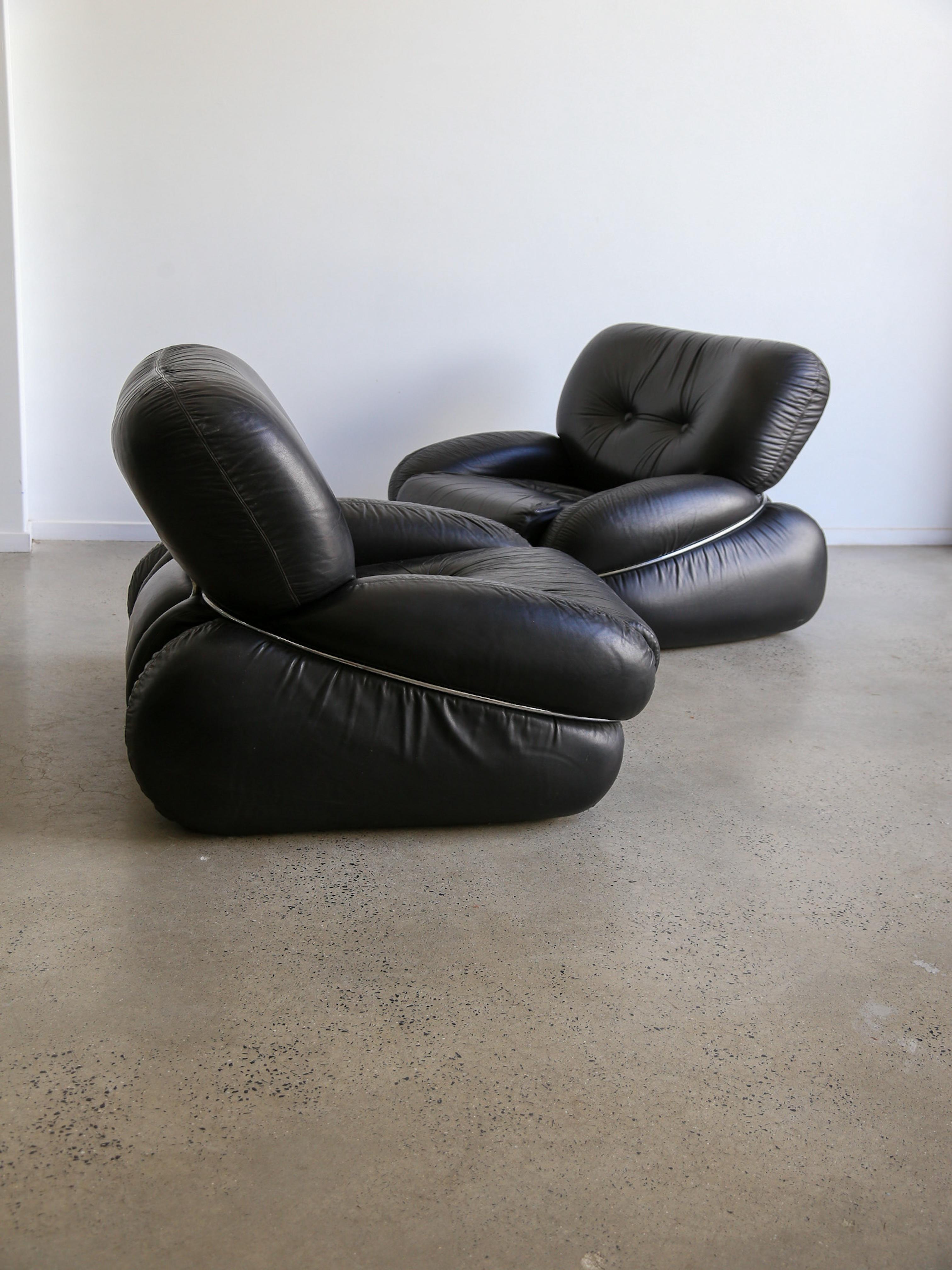 Poltrone Okay di Adriano Piazzesi in pelle nera e cromo degli anni '70 in vendita 1