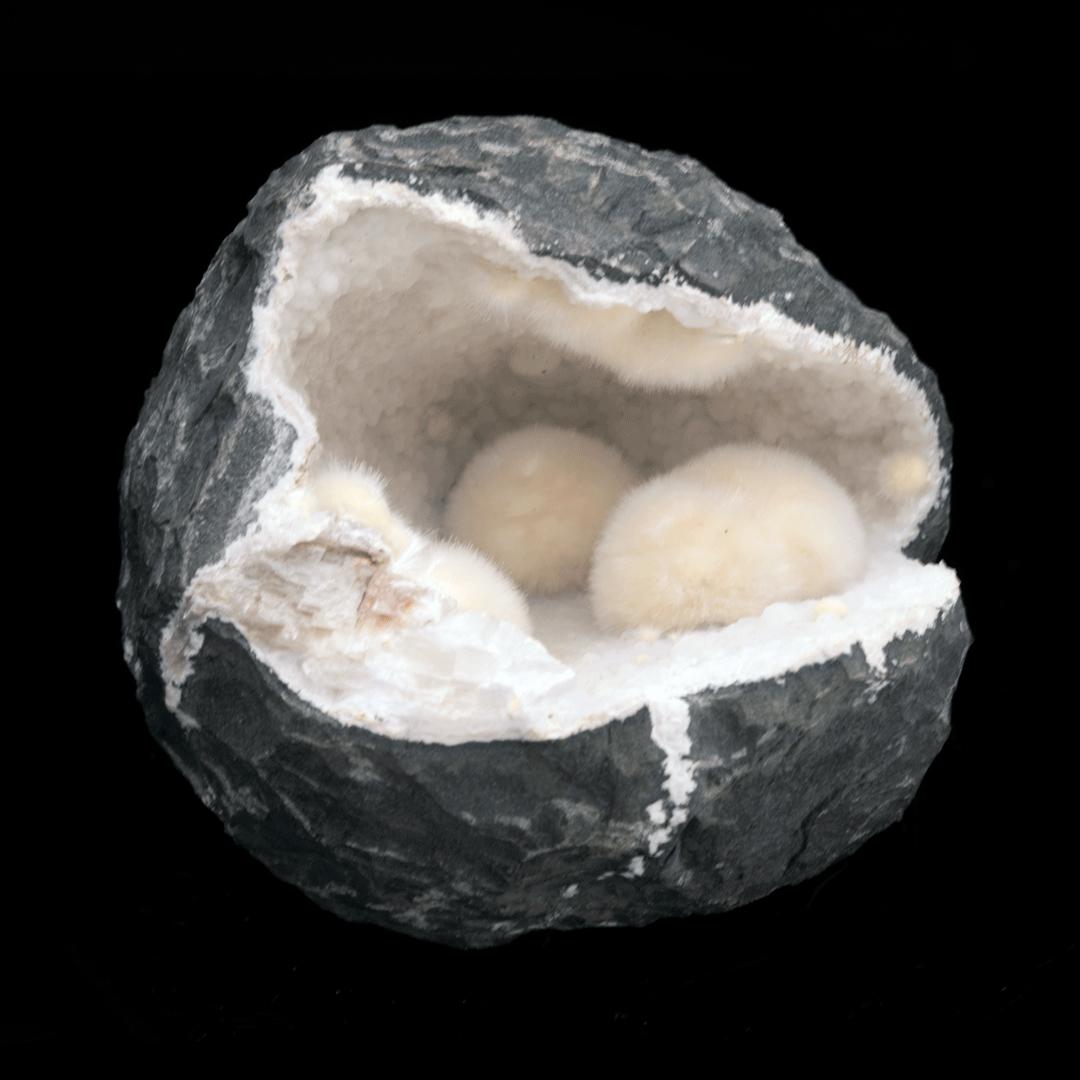 Okenite in Gyrolite Geode In New Condition For Sale In New York, NY