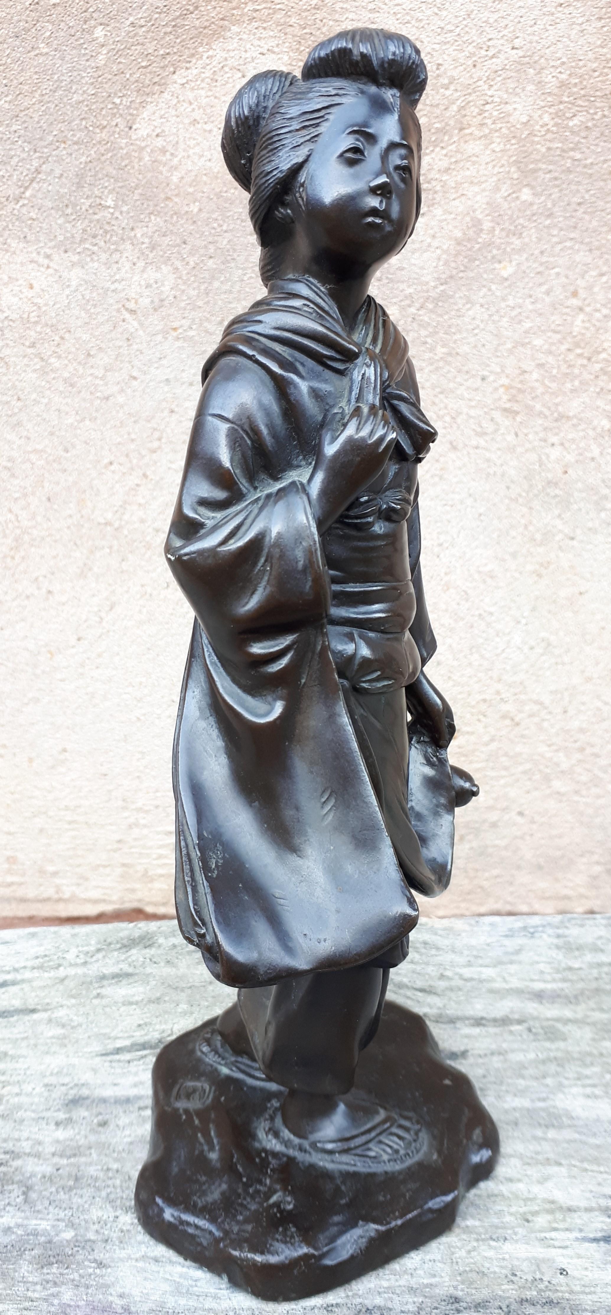 Japanese Okimono - Bronze Sculpture by Genryusai Seiya, Japan Meiji Era For Sale